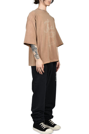 "FEAR OF GOD, 9" SS TEE / DUNE PEARL