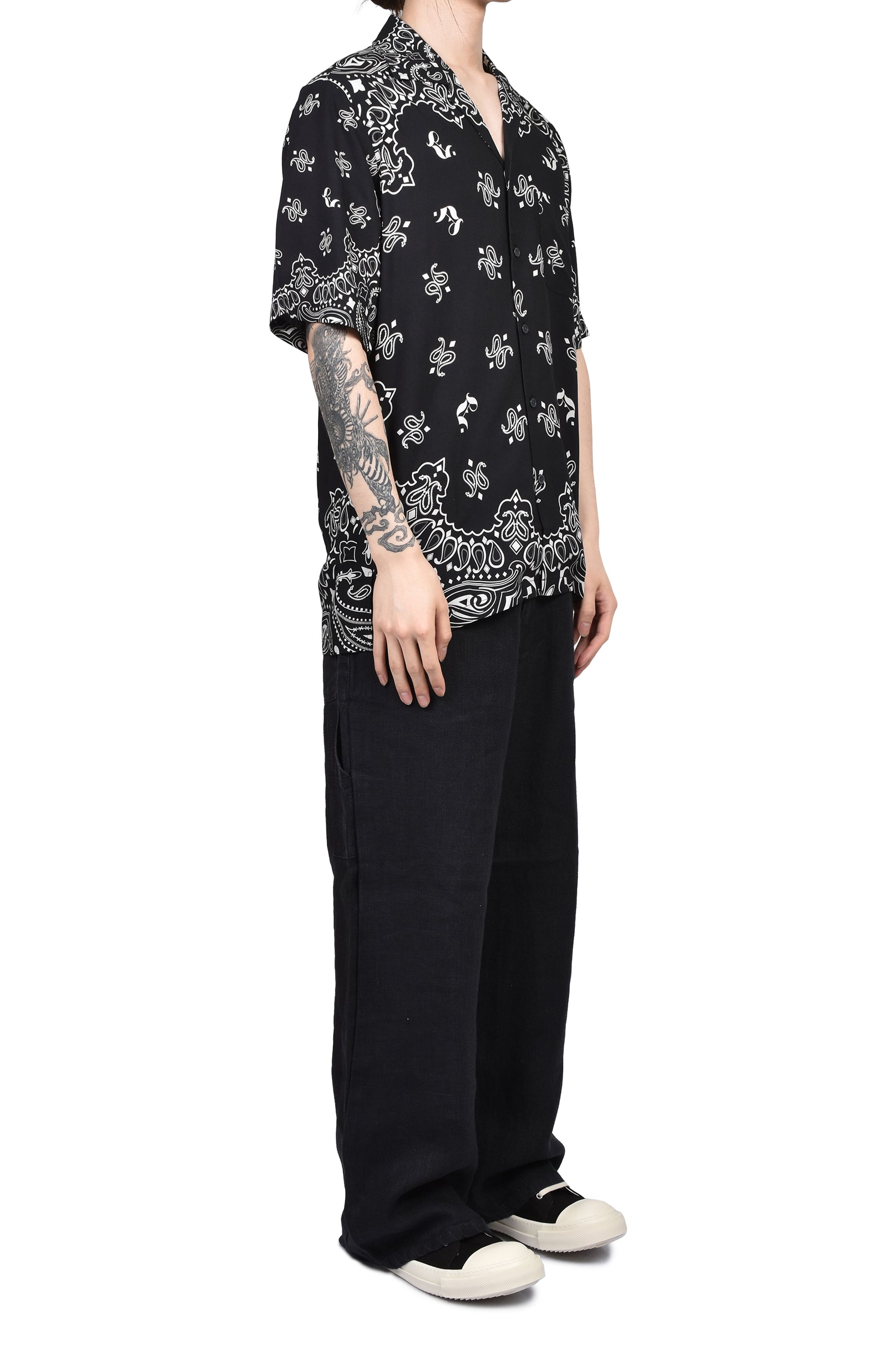PAISLEY SHORT SLEEVE SHIRTS / BLK