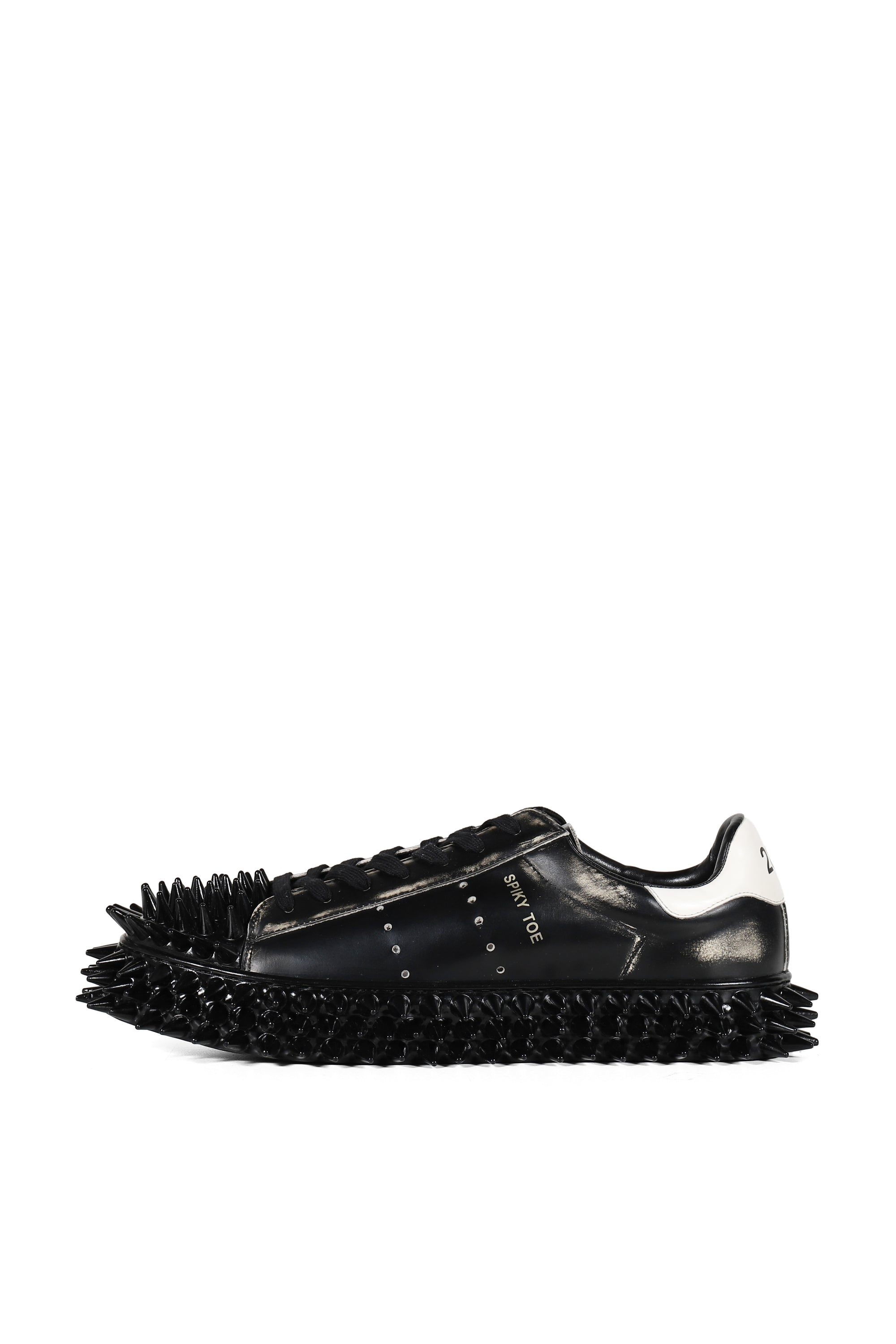 SPIKY LEATHER SNEAKER / BLK