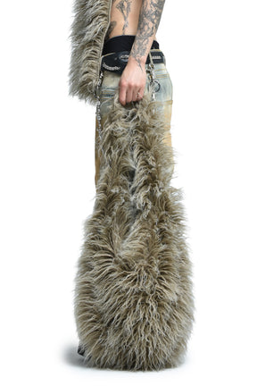 HAIRY FUR SHOULDER BAG / BEI 