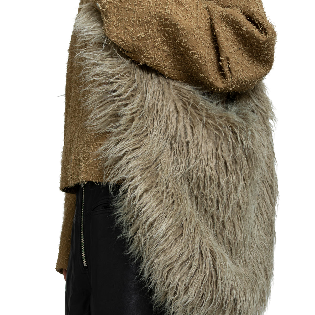 FILTH FW25 HAIRY FUR SHOULDER BAG / BEI - NUBIAN