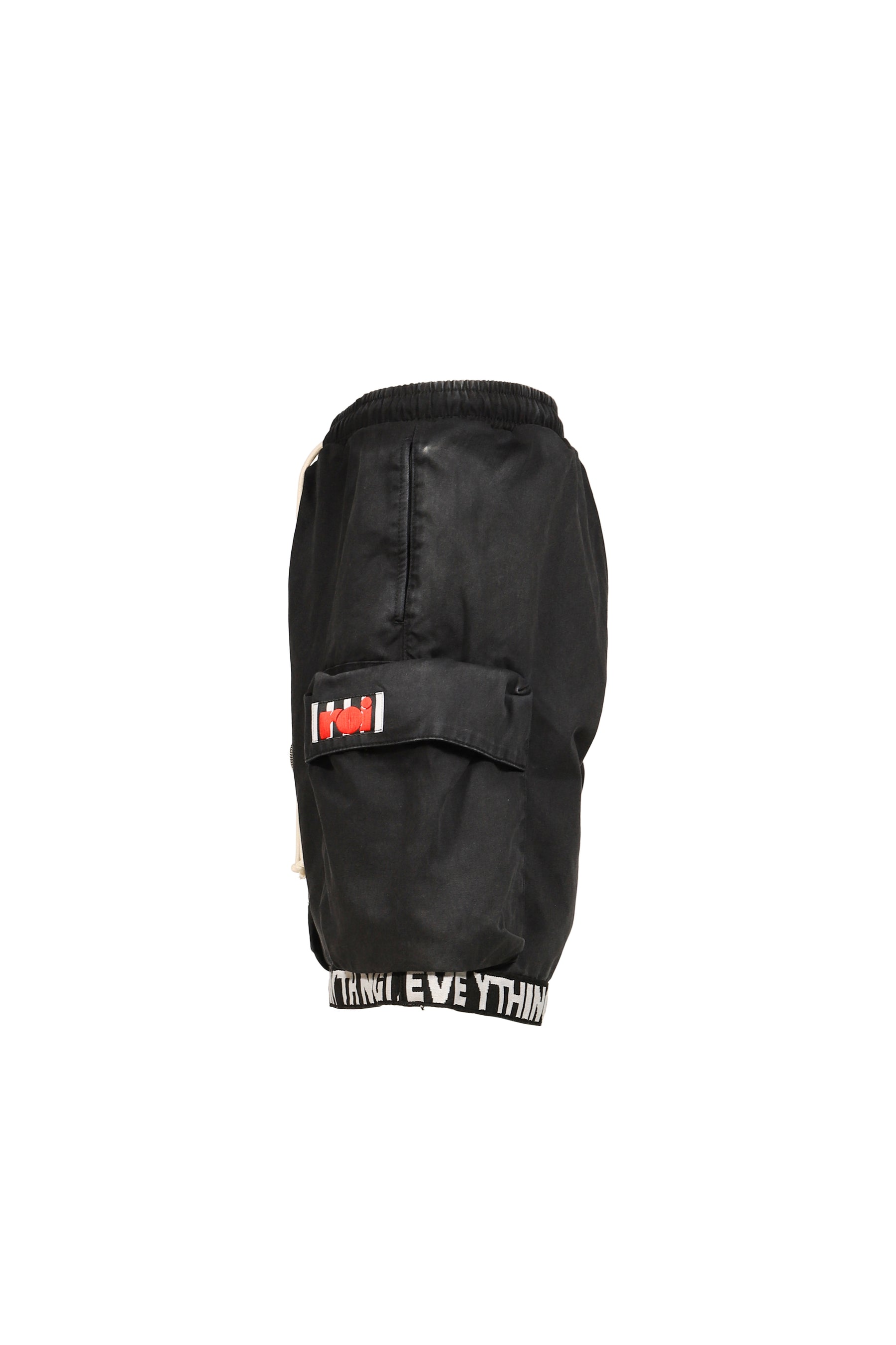 LEFT OUT SHORT / BLACK
