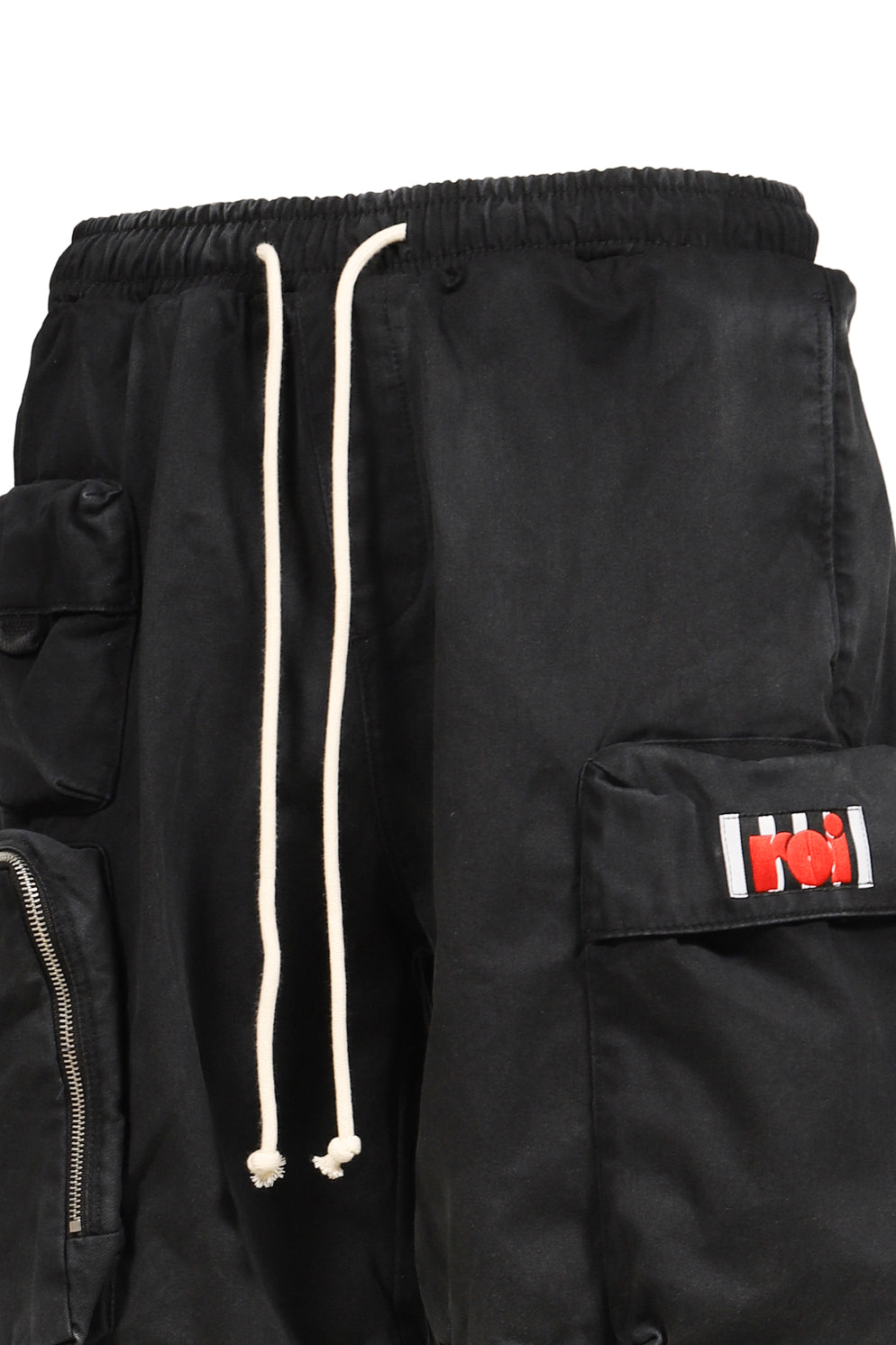 LEFT OUT SHORT / BLACK