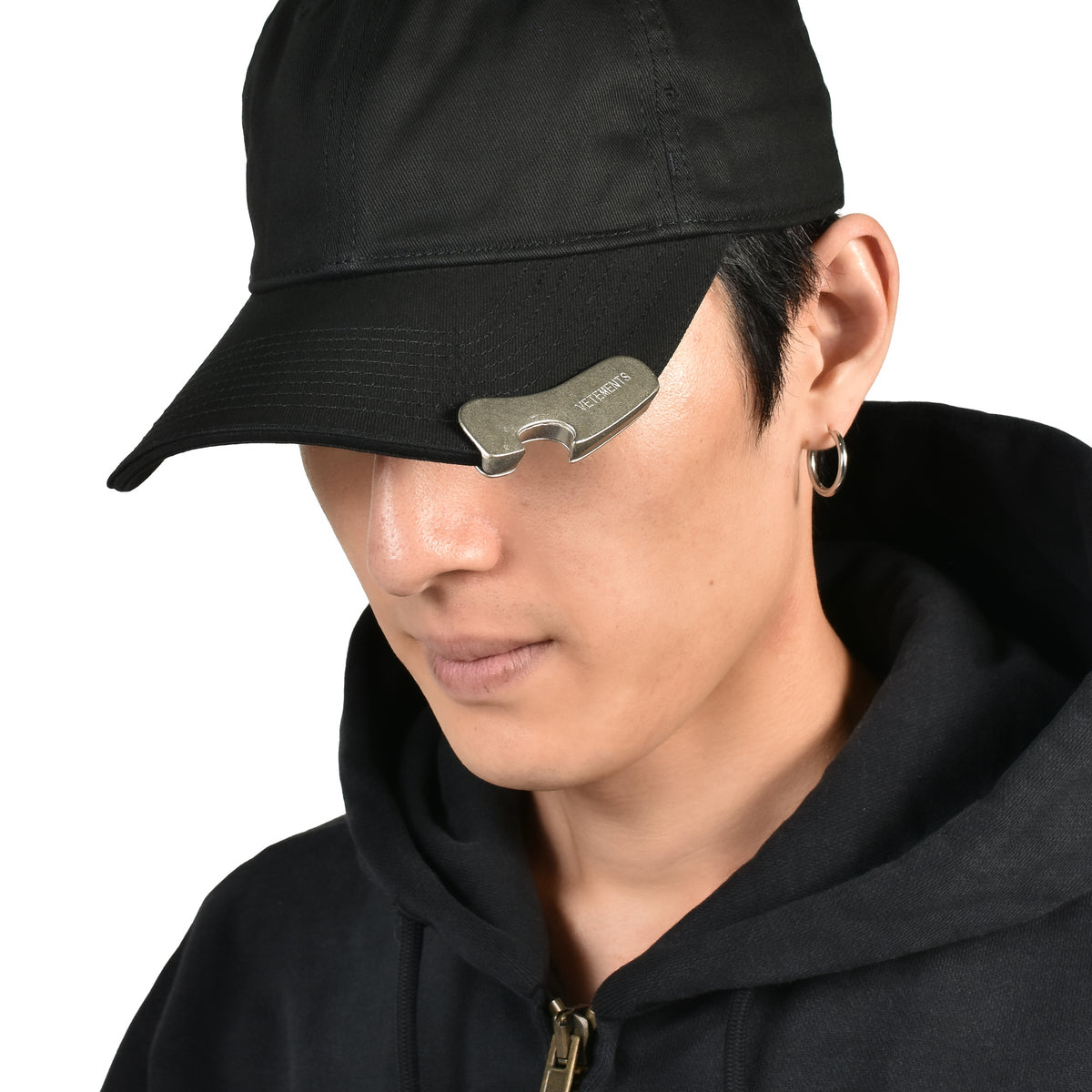VETEMENTS ヴェトモン FW26 BOTTLE-OPENER CAP / BLK - NUBIAN ヌビアン
