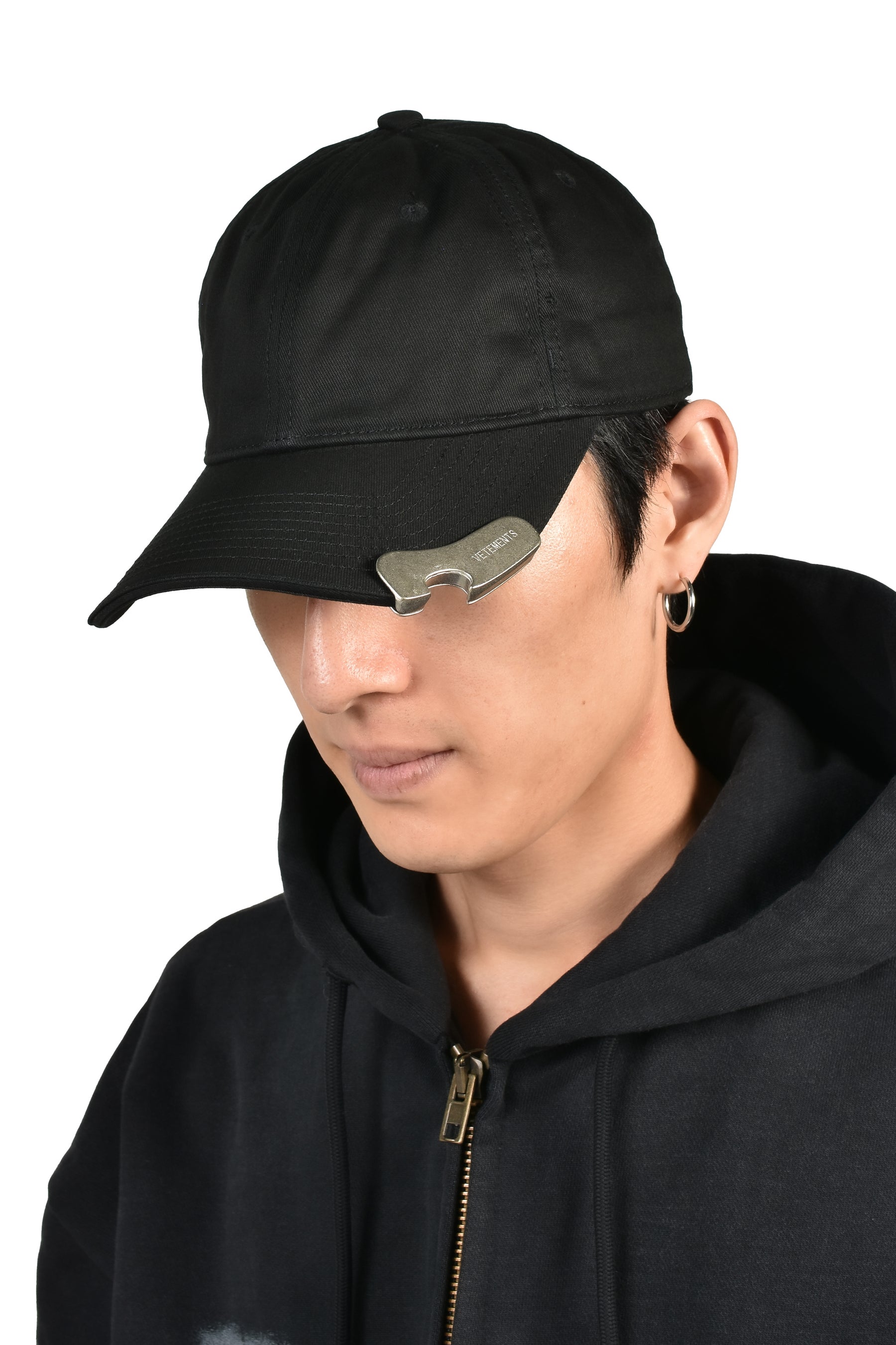 BOTTLE-OPENER CAP / BLK