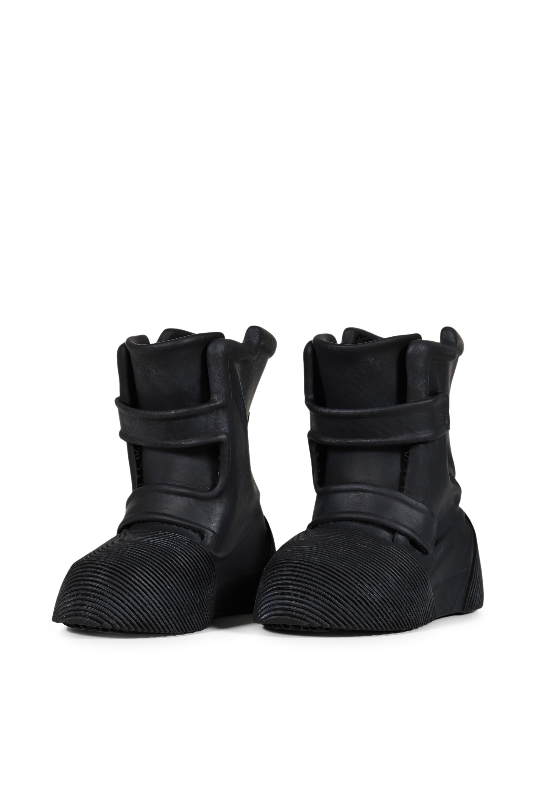 ARNODEFRANCE FW25 HOKOWISM x ARNODEFRANCE PROTO TRNKS BOOTS