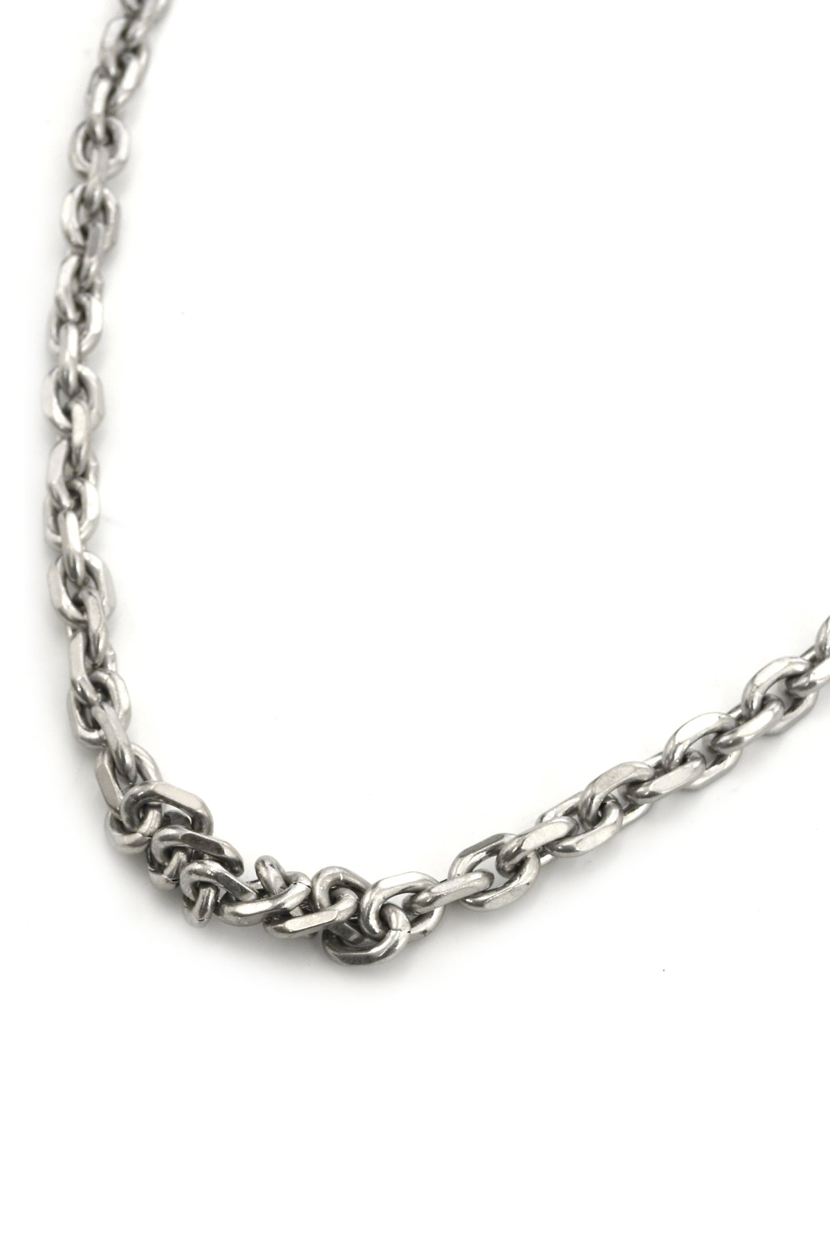 MAGNETIC CHAIN NECKLACE / SIL