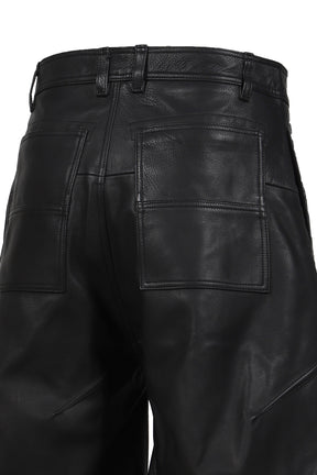 COW LEATHER BAGGY SHORTS / BLK 