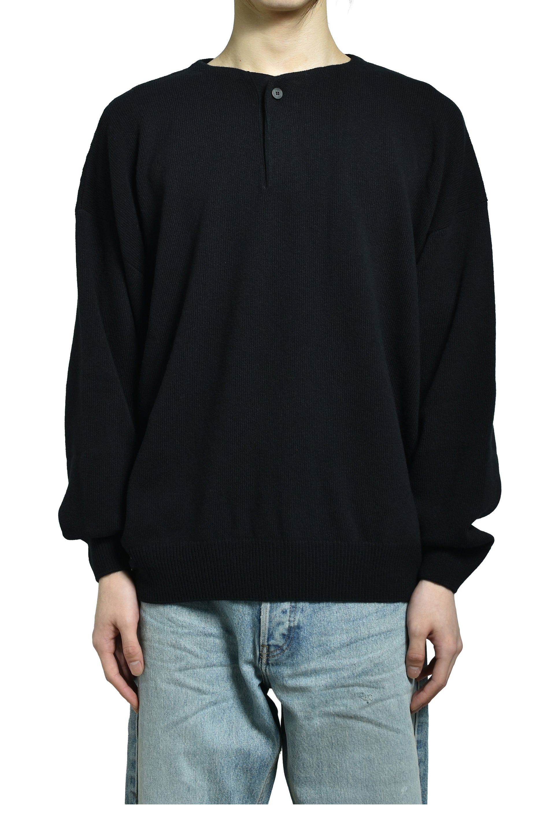 HENLEY SWEATER / BLK