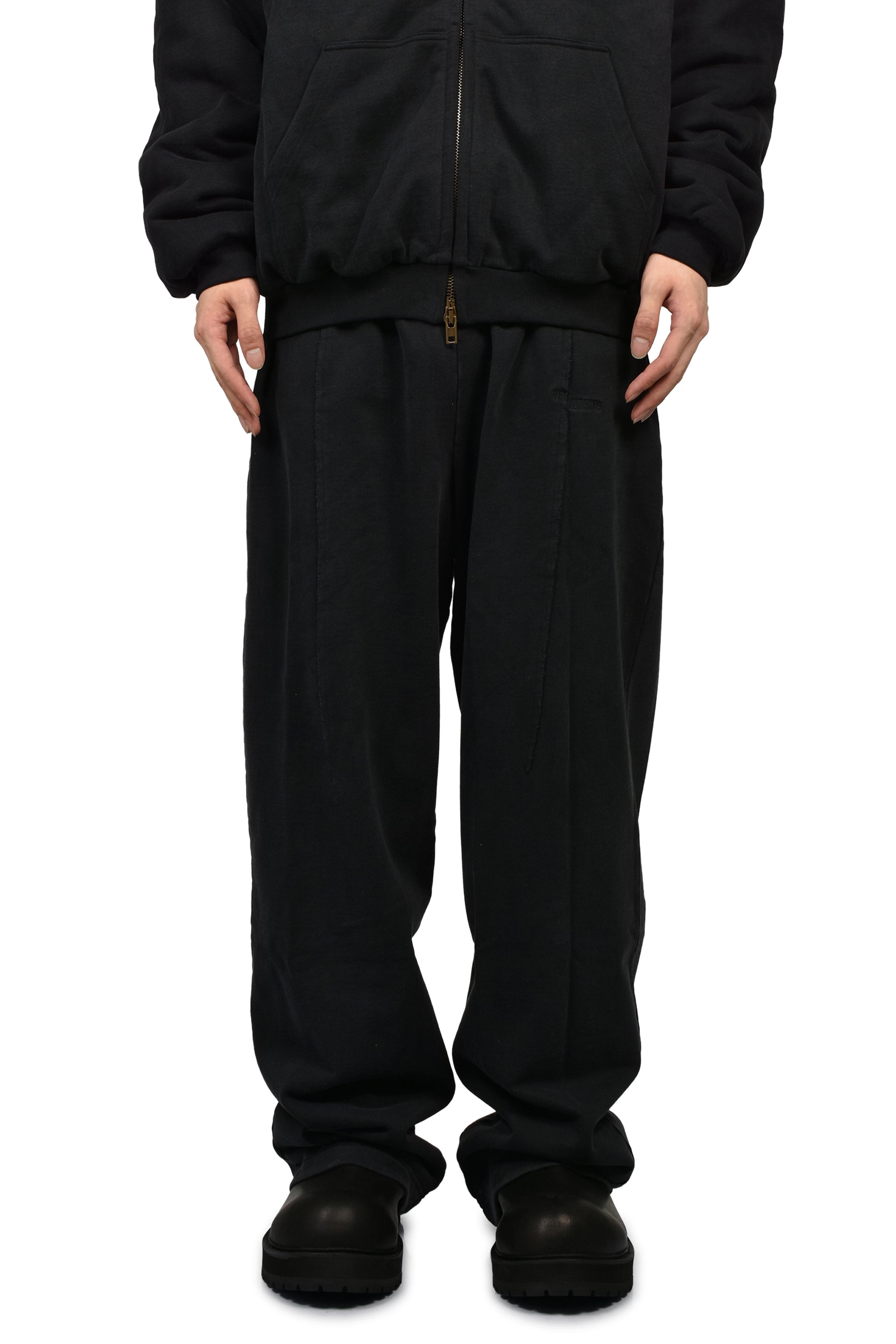 CUT SWEATPANTS / BLK