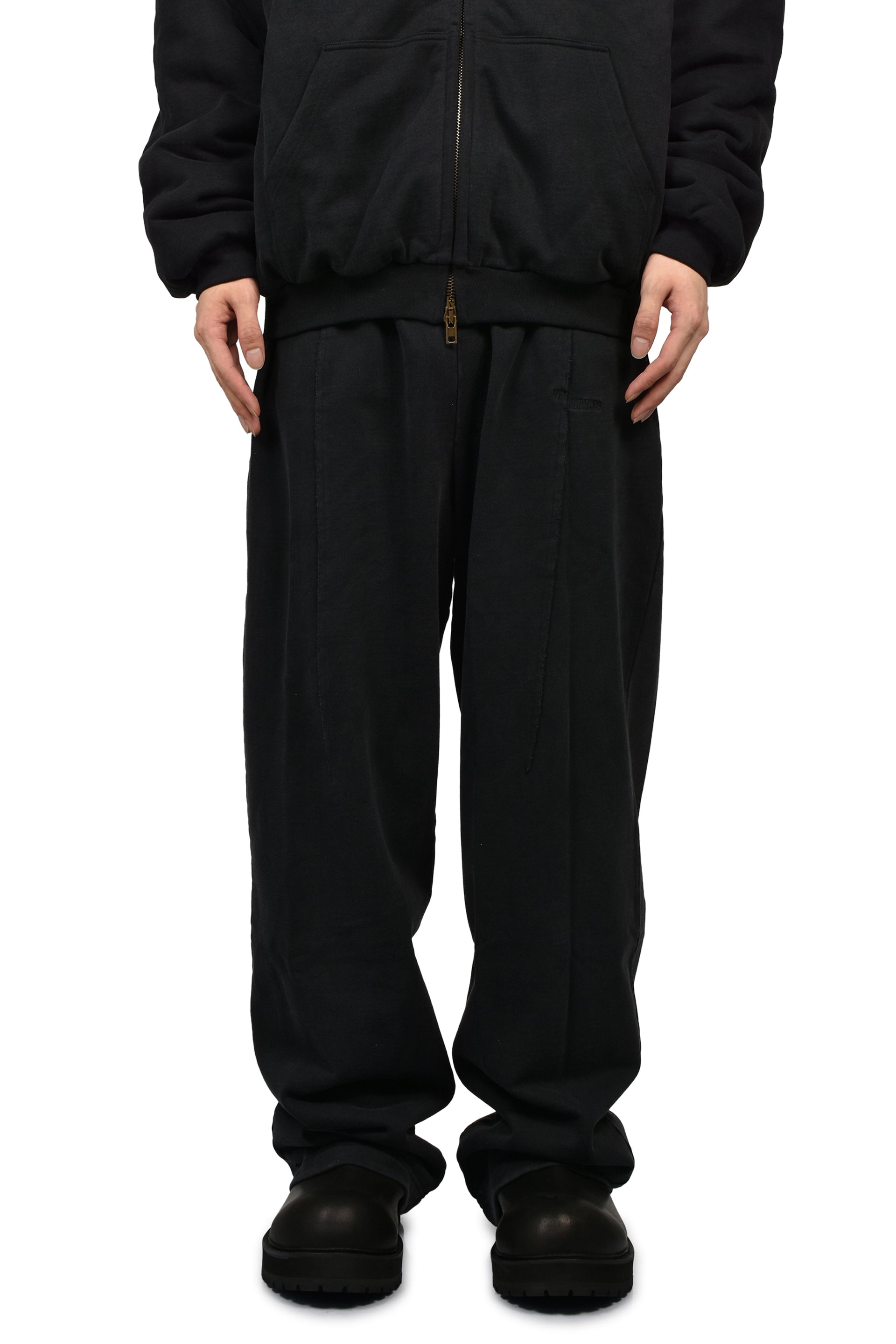 CUT SWEATPANTS / BLK