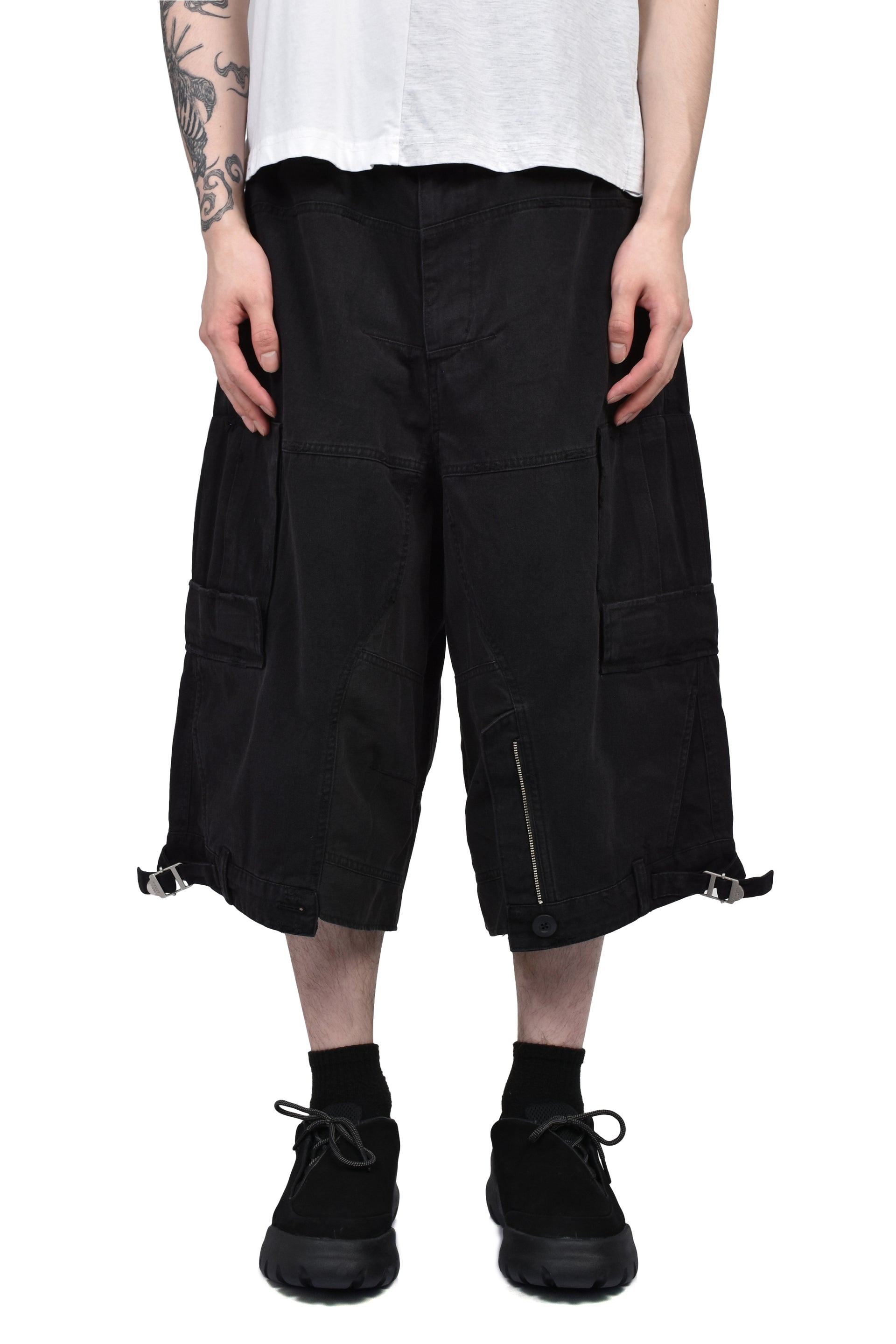 UPSIDE CARGO SHORTS / BLK