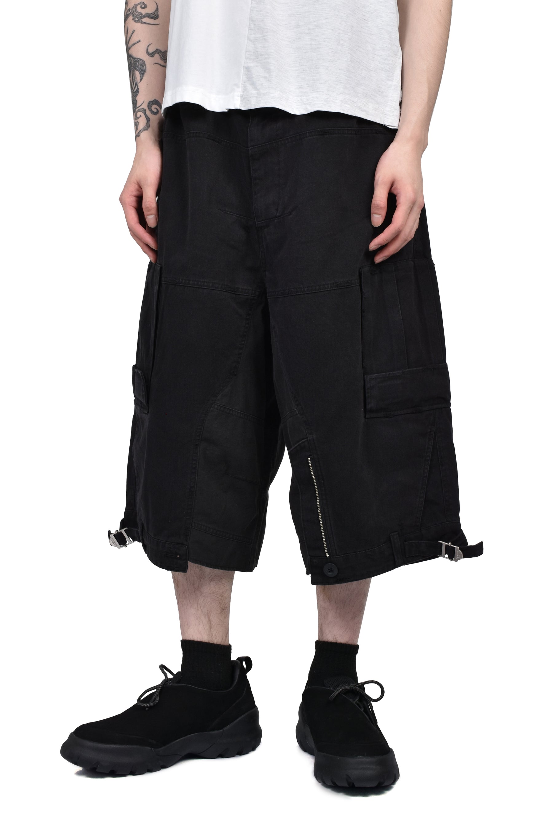 UPSIDE CARGO SHORTS / BLK