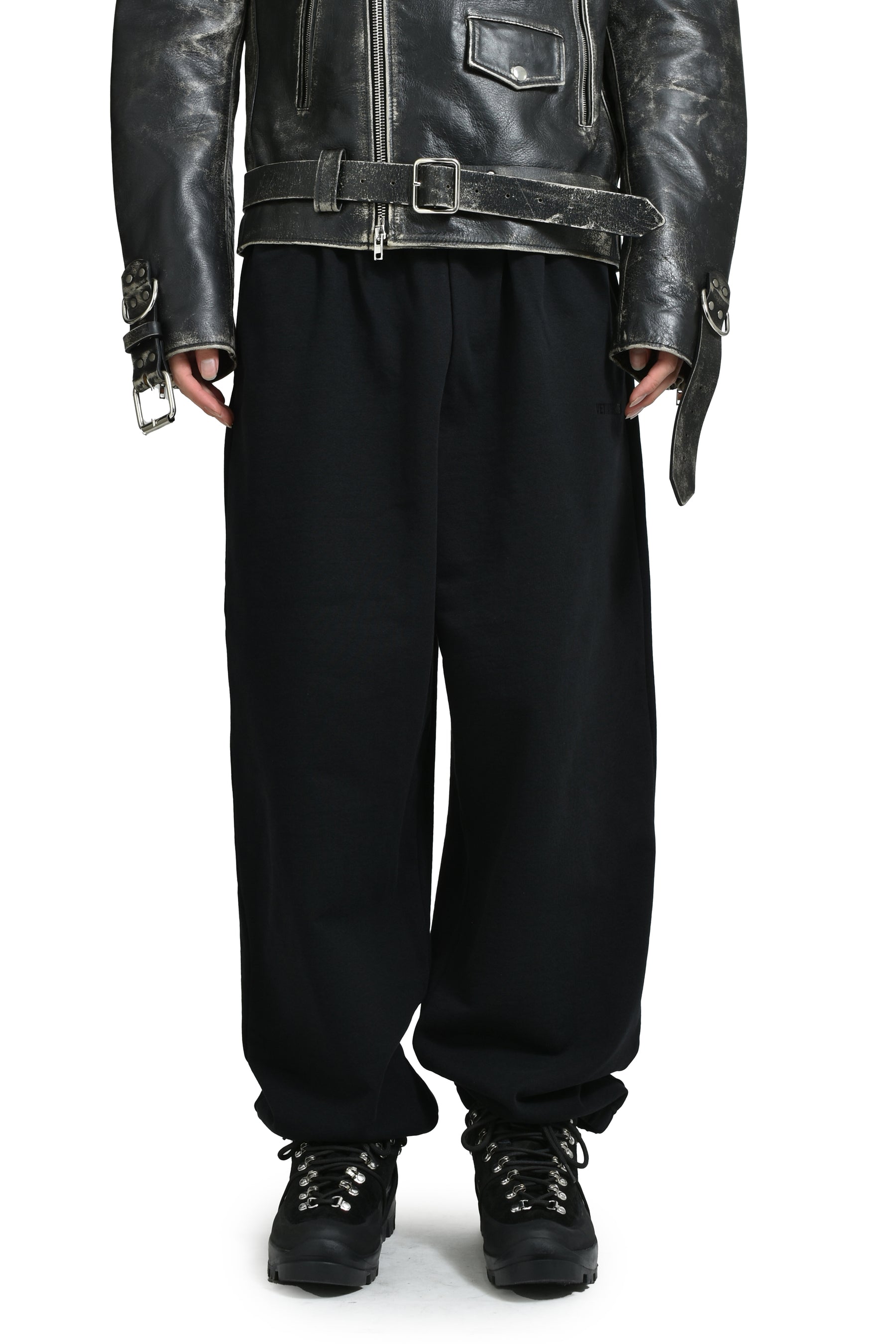 LOGO SWEATPANTS / BLACK 