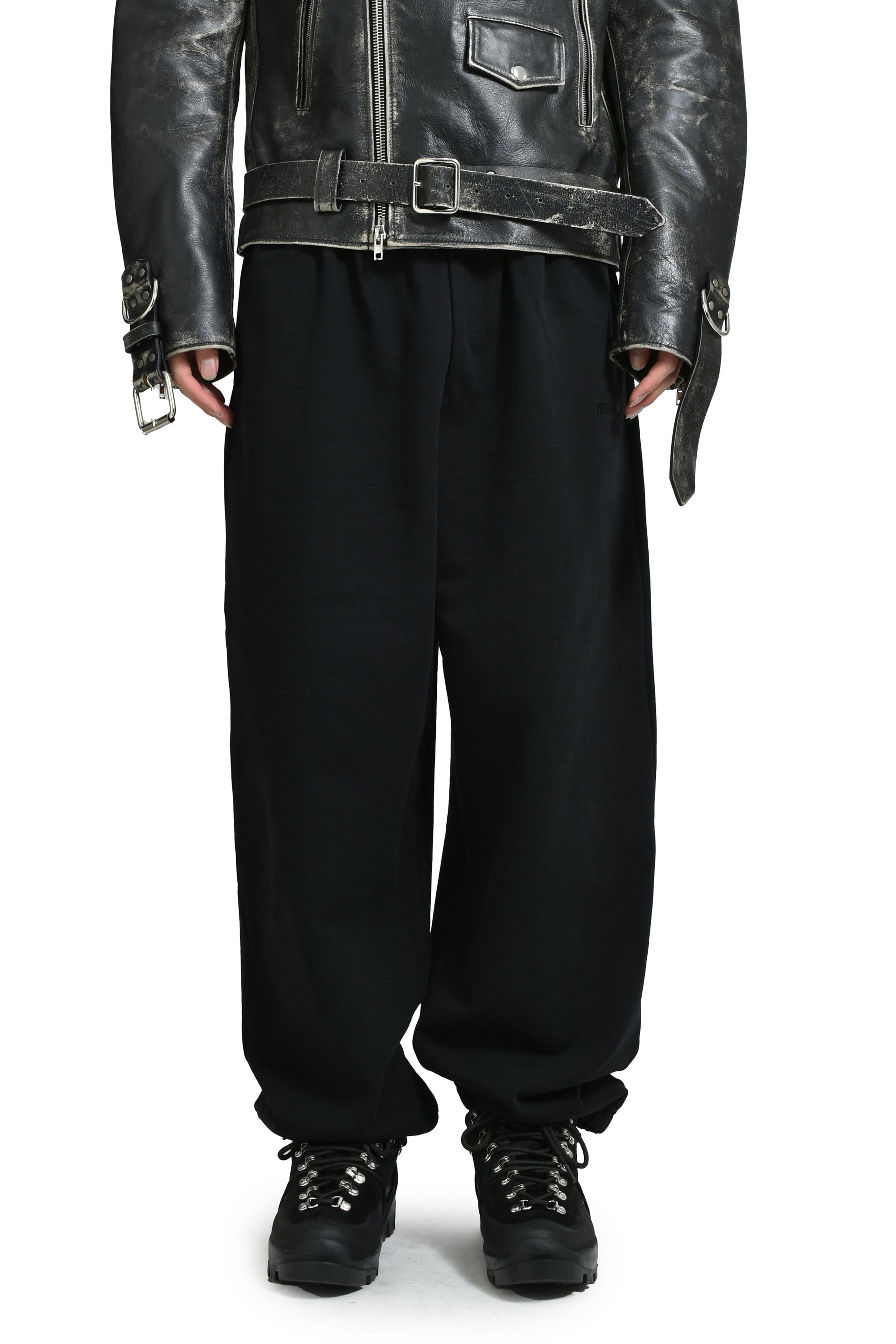 LOGO SWEATPANTS / BLACK 