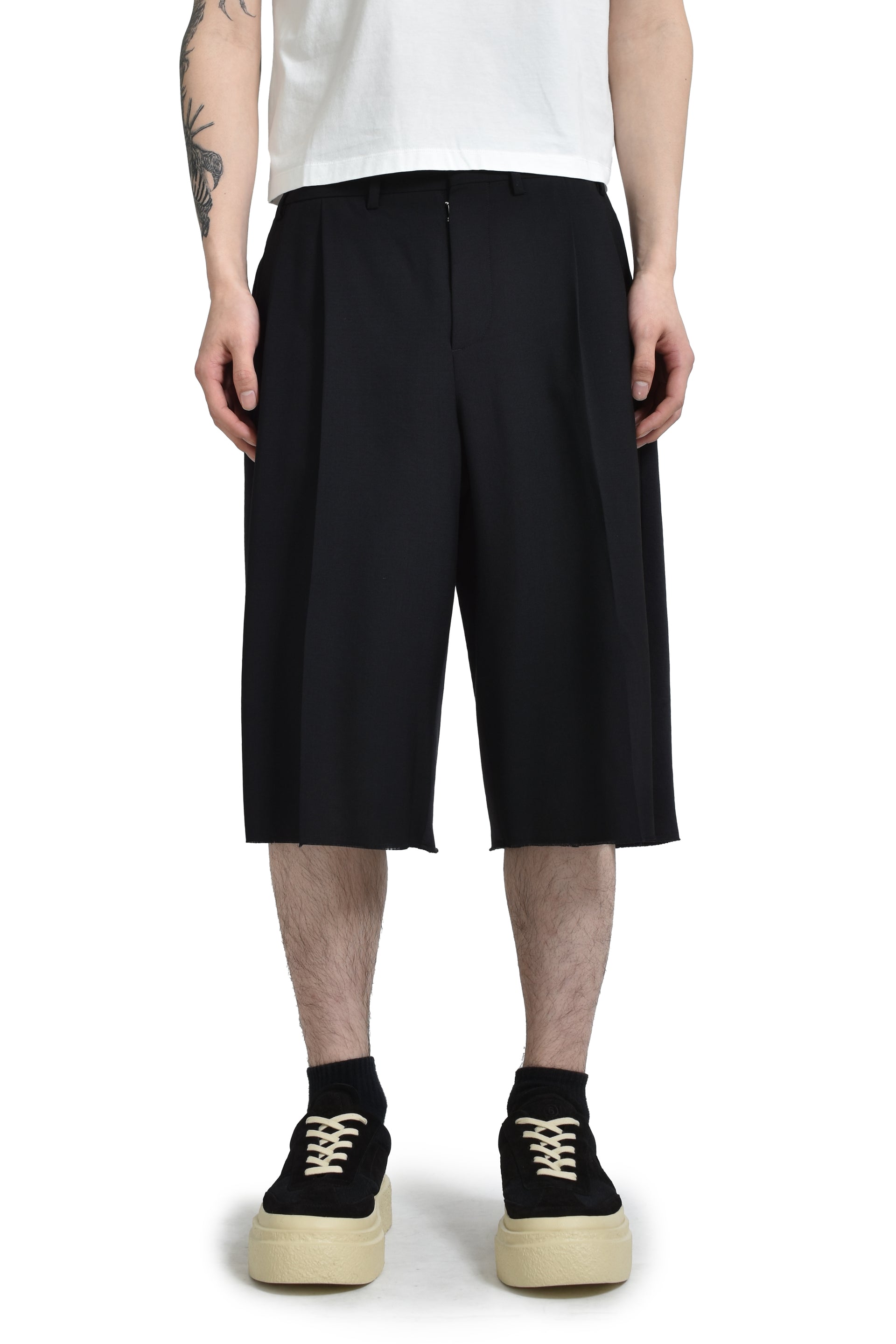 MM6 Maison Margiela SHORTS / BLK