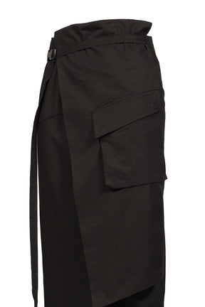 LAP OUT POCKET SKIRT / BLK