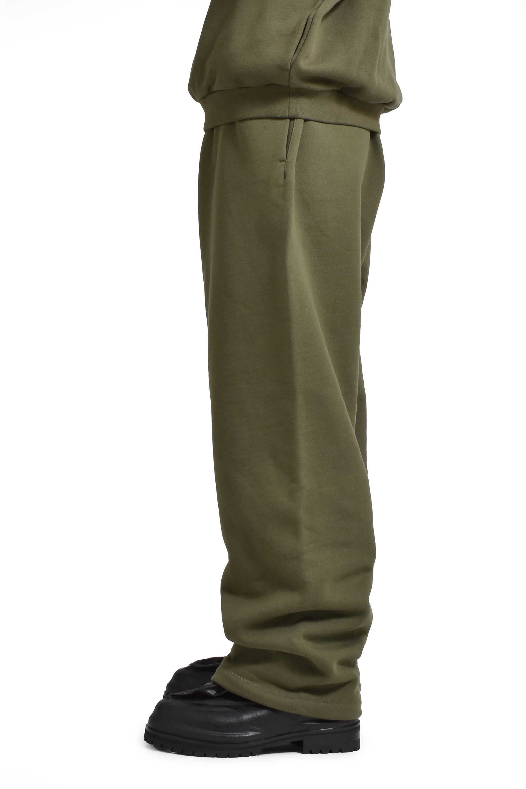 FLEECE RELAXED SWEATPANT / MILITARY