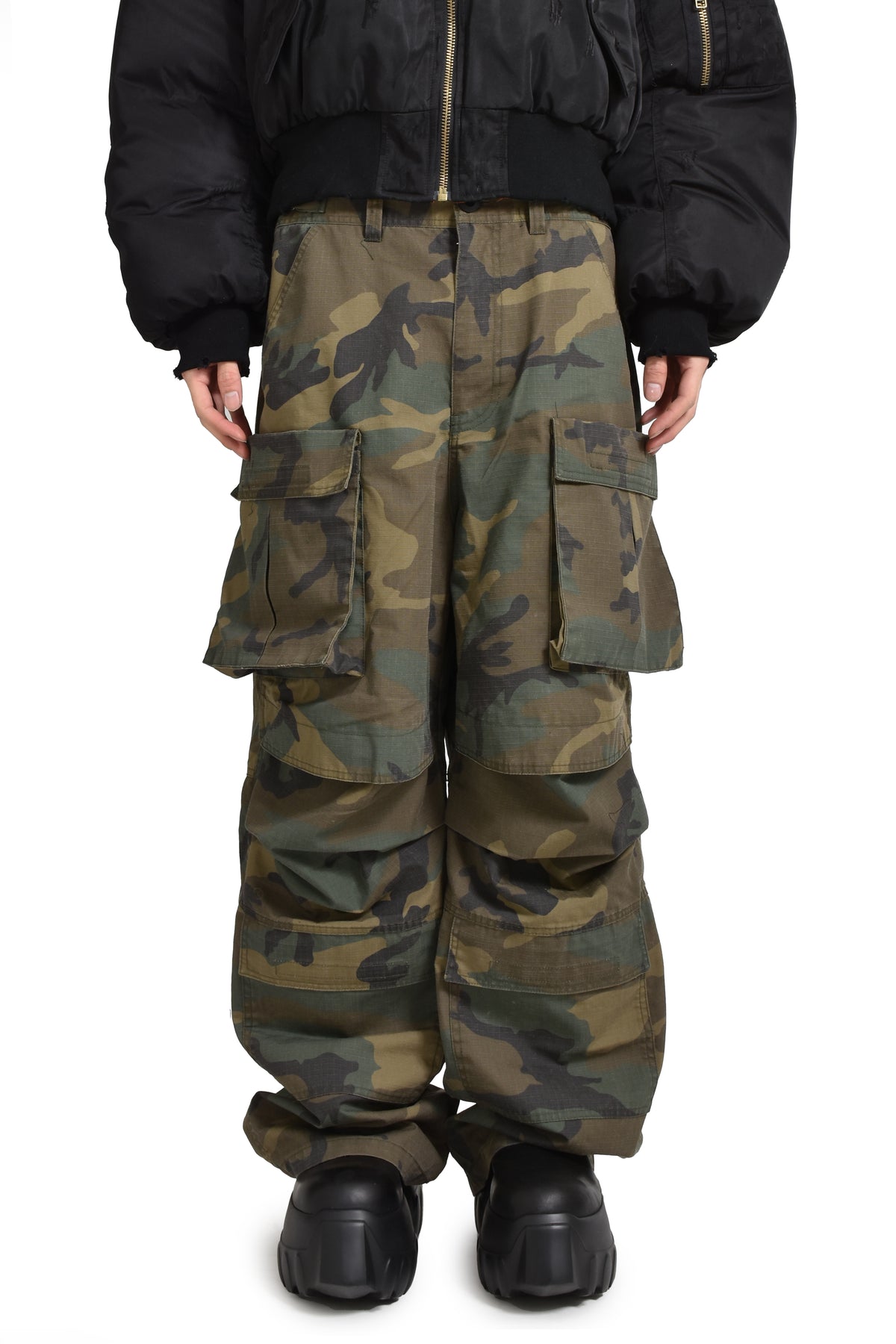 CAMO CARGO PANTS / CAMO