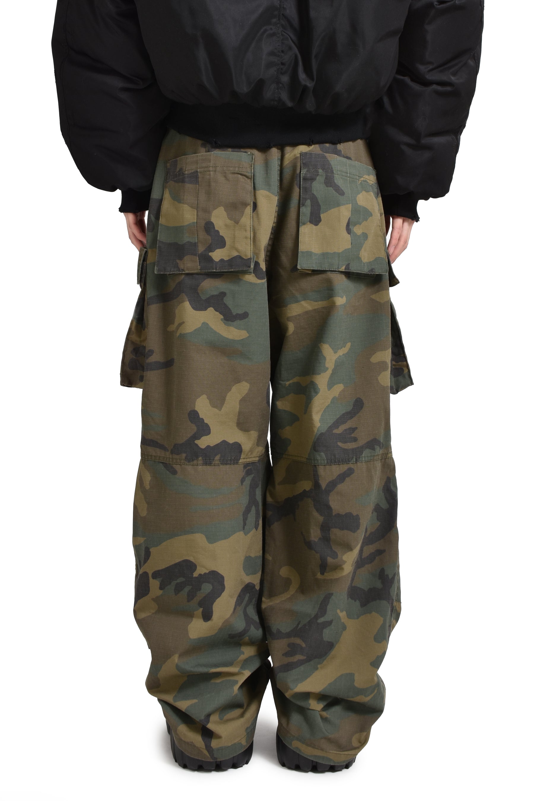 CAMO CARGO PANTS / CAMO