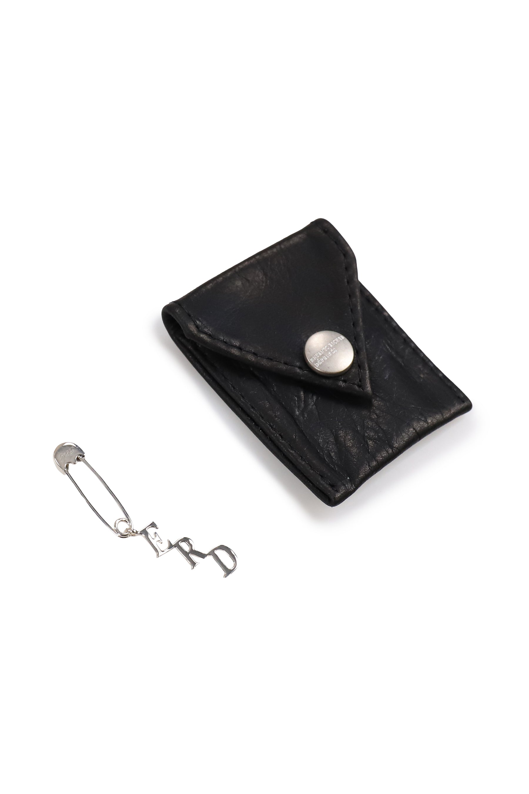 ERD CHARM SAFETY PIN EARRING / SIL