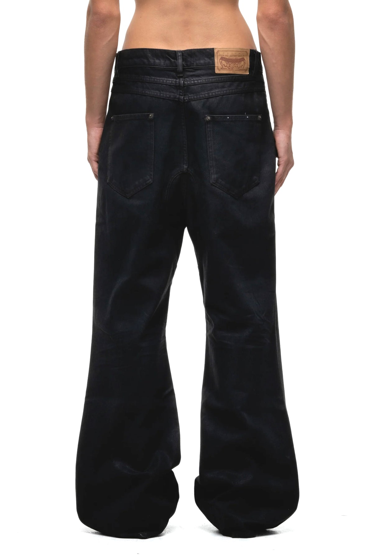 FLARED FIT WAXED DENIM / BLK