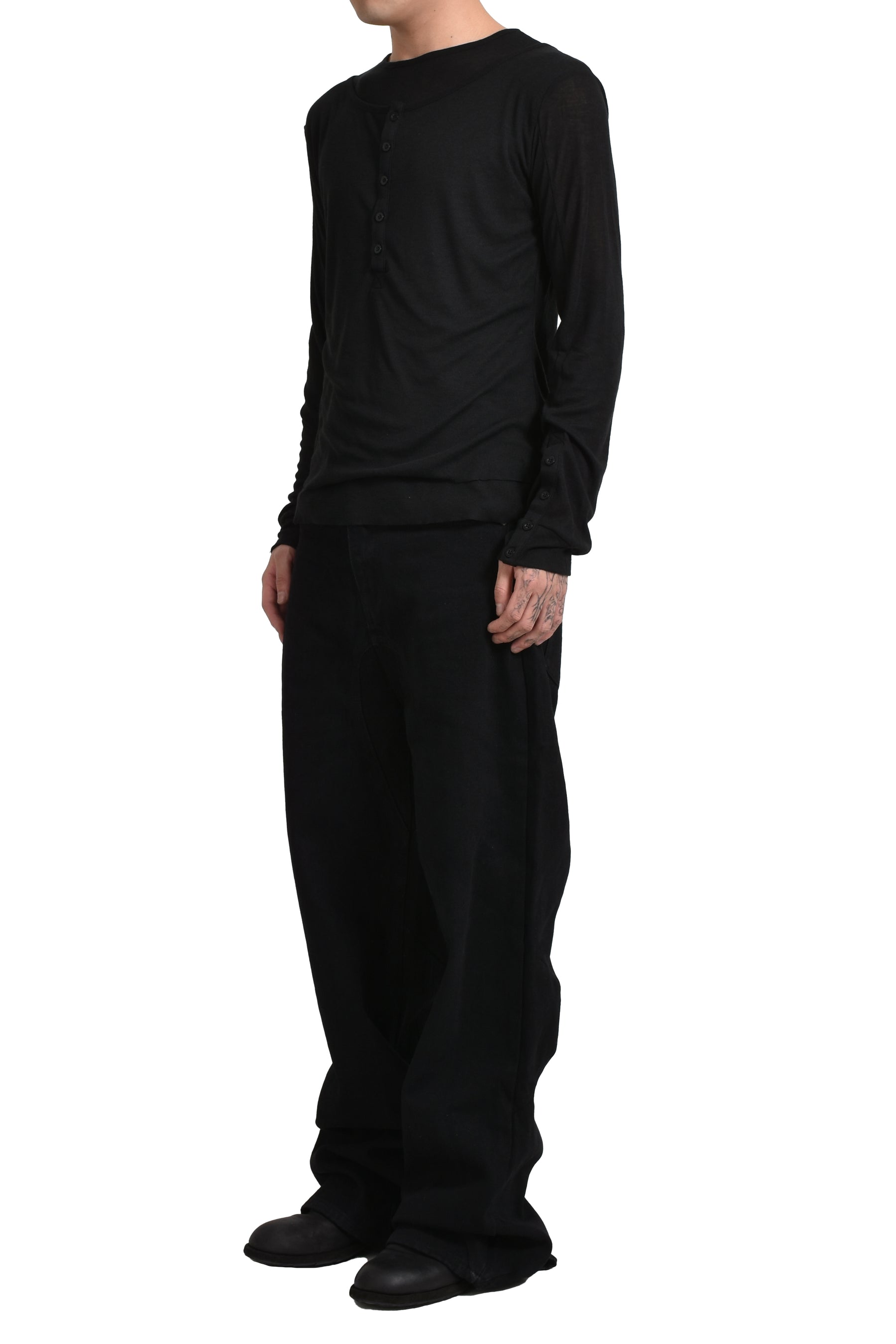 DOUBLE LAYERED LONG SLEEVE (BUTTON) / BLK