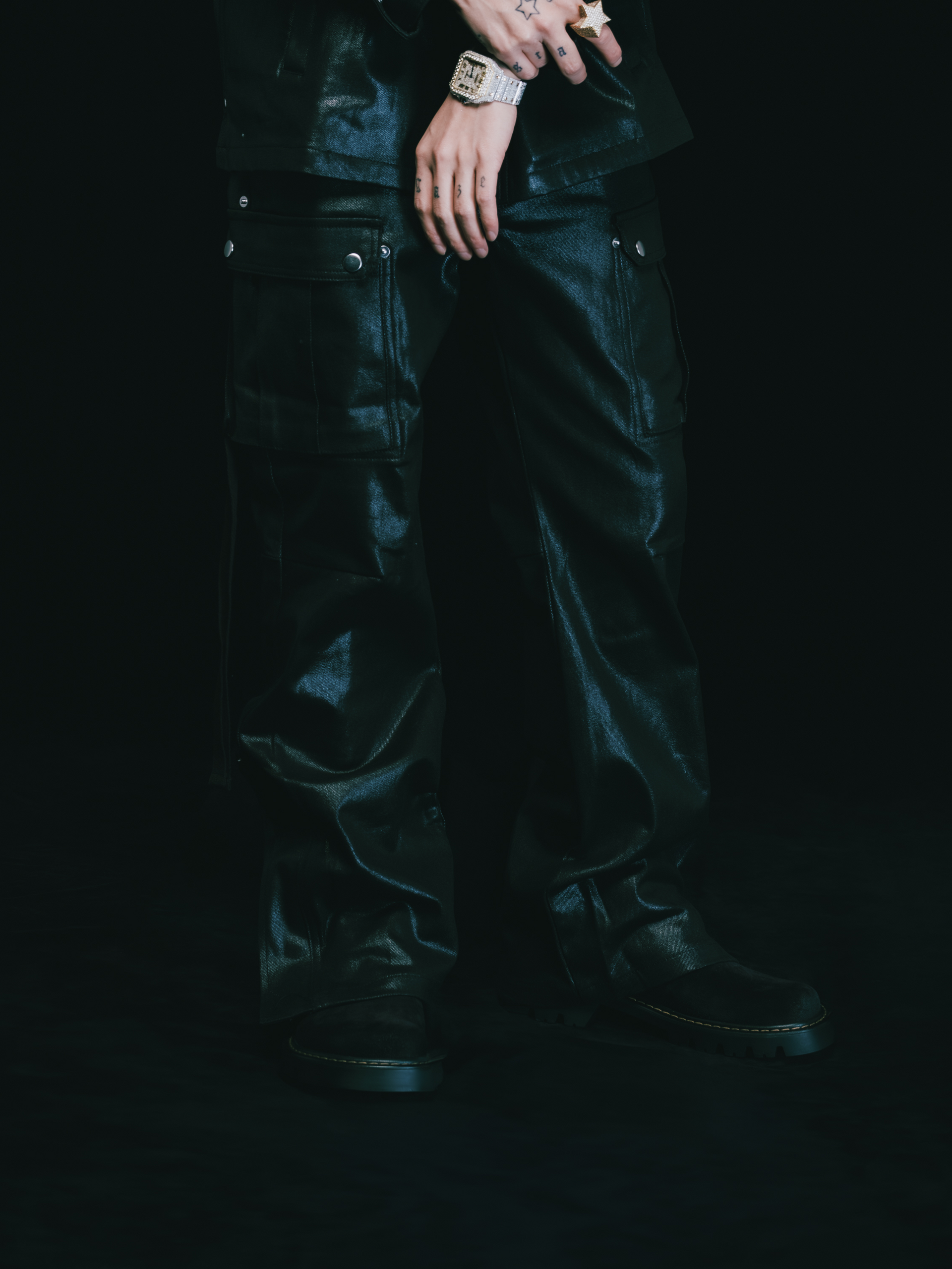 BREATH COATING BOOTCUT CARGO PANTS / BLK