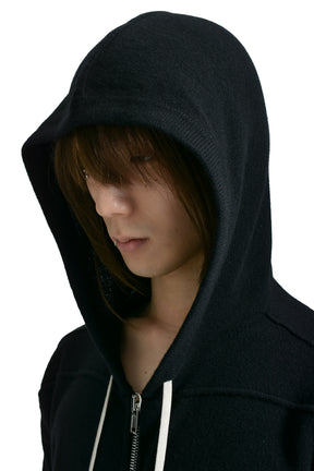 ZIPPED HOODIE / BLK