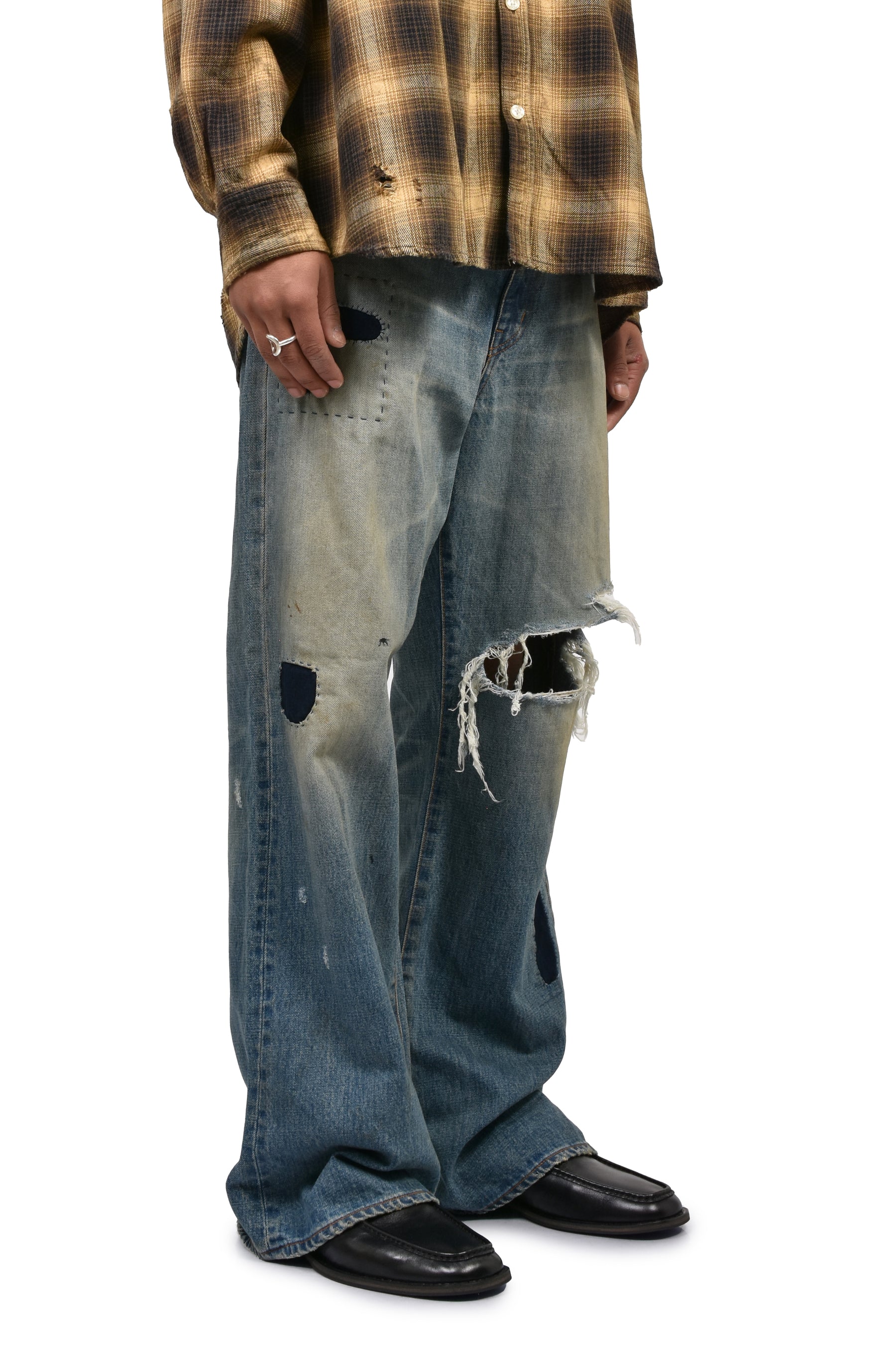 REPAIRED WIDE BOOTCUT JEANS / IND