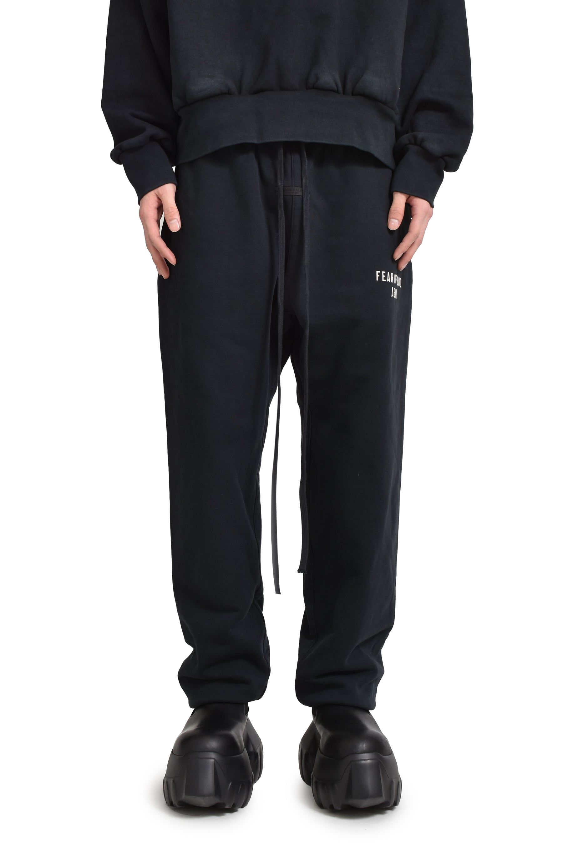 HEAVY FLEECE ESSENTIAL SWEATPANT / BLK