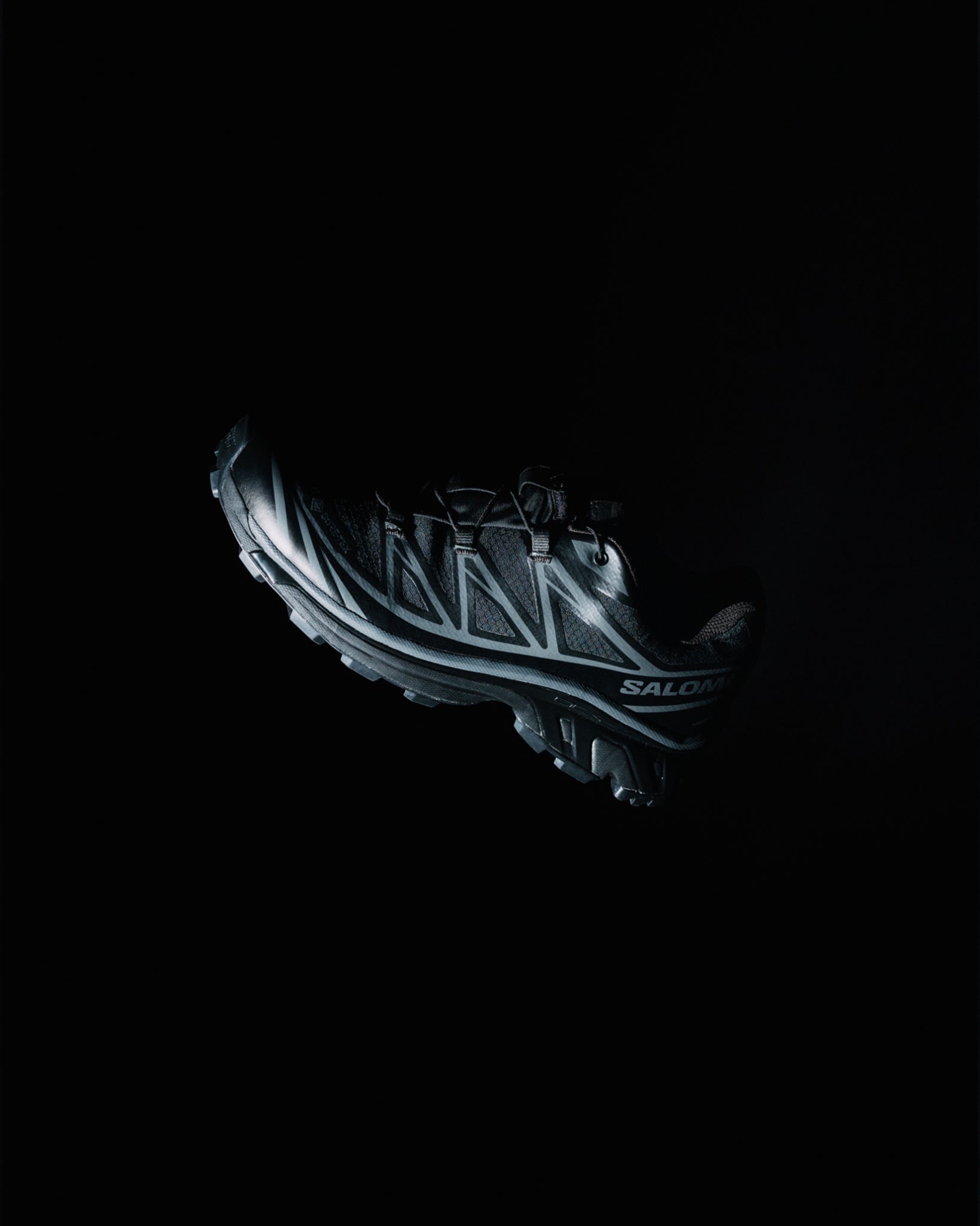 9月4日(金)発売 SALOMON XT-6 GTX "BLACKED OUT"