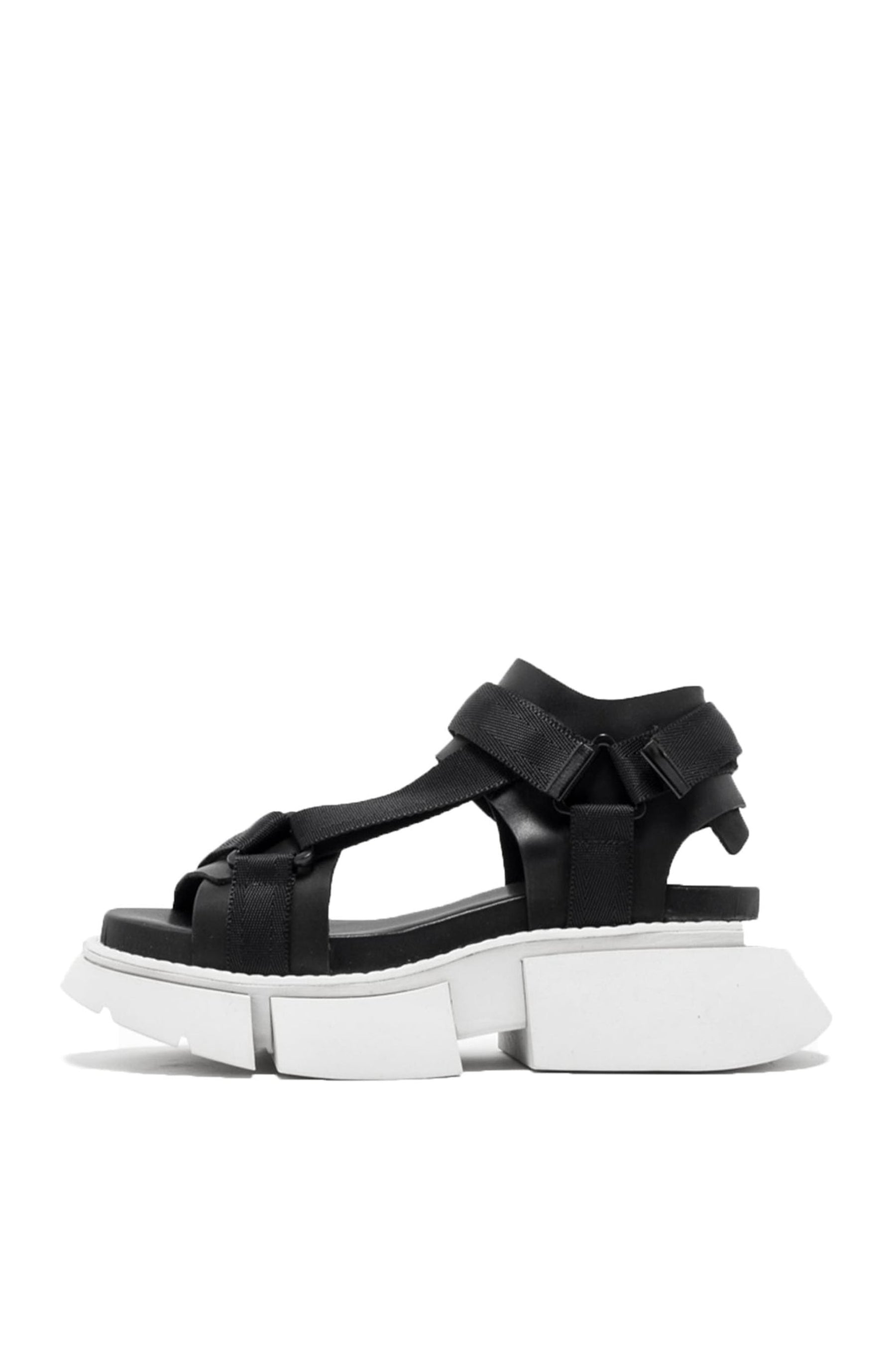 Julius ユリウス FW22 POLY STRAP OVER SANDAL / BLK GRY - NUBIAN