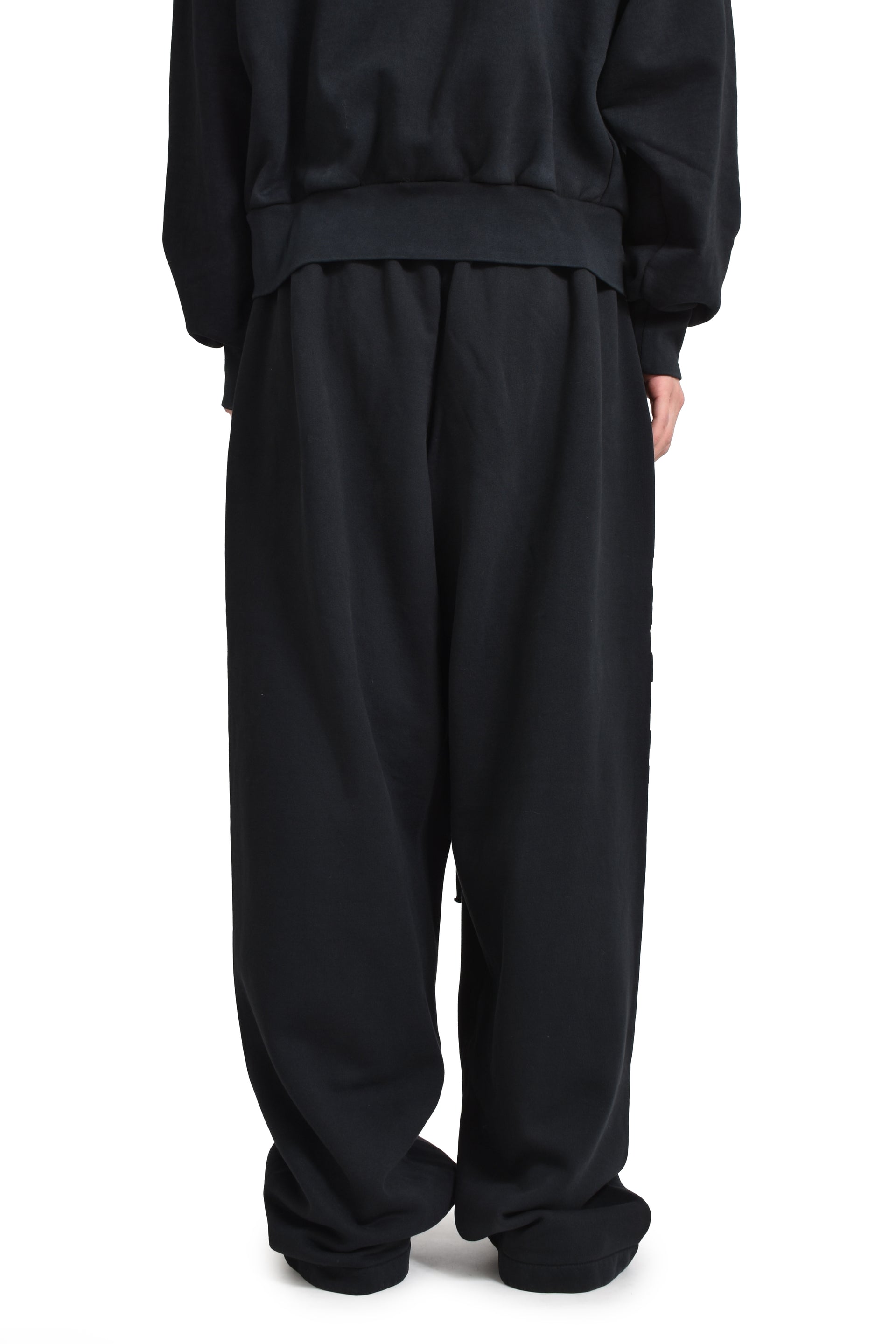 ESSENTIALS HEAVY FLEECE RELAXED SWEATPANT / BLK