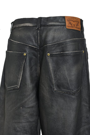 DISTRESSED LEATHER BERMUDA SHORTS / BLK