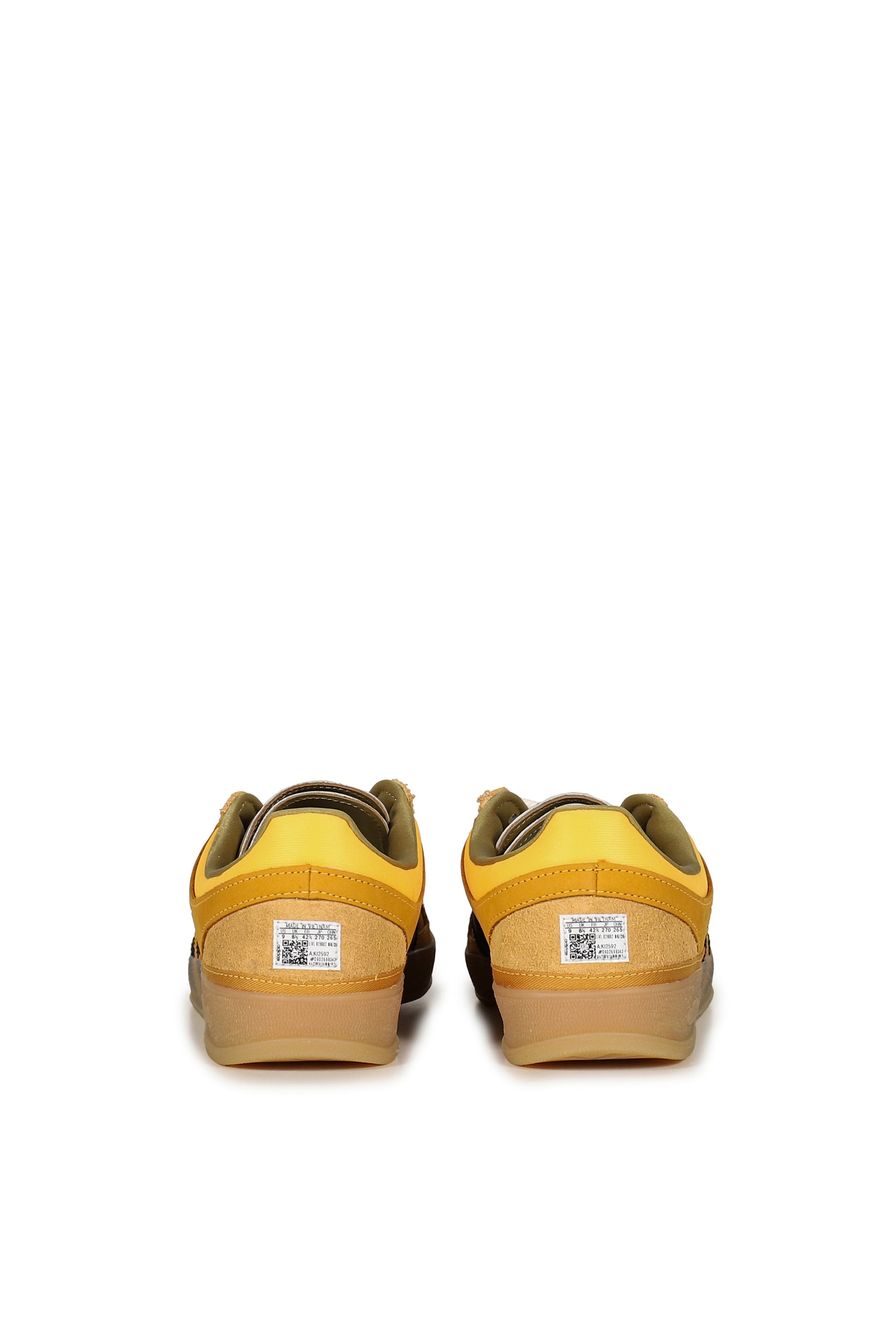 BAD BUNNY GAZELLE INDOOR / GOLD/BLK/GUM