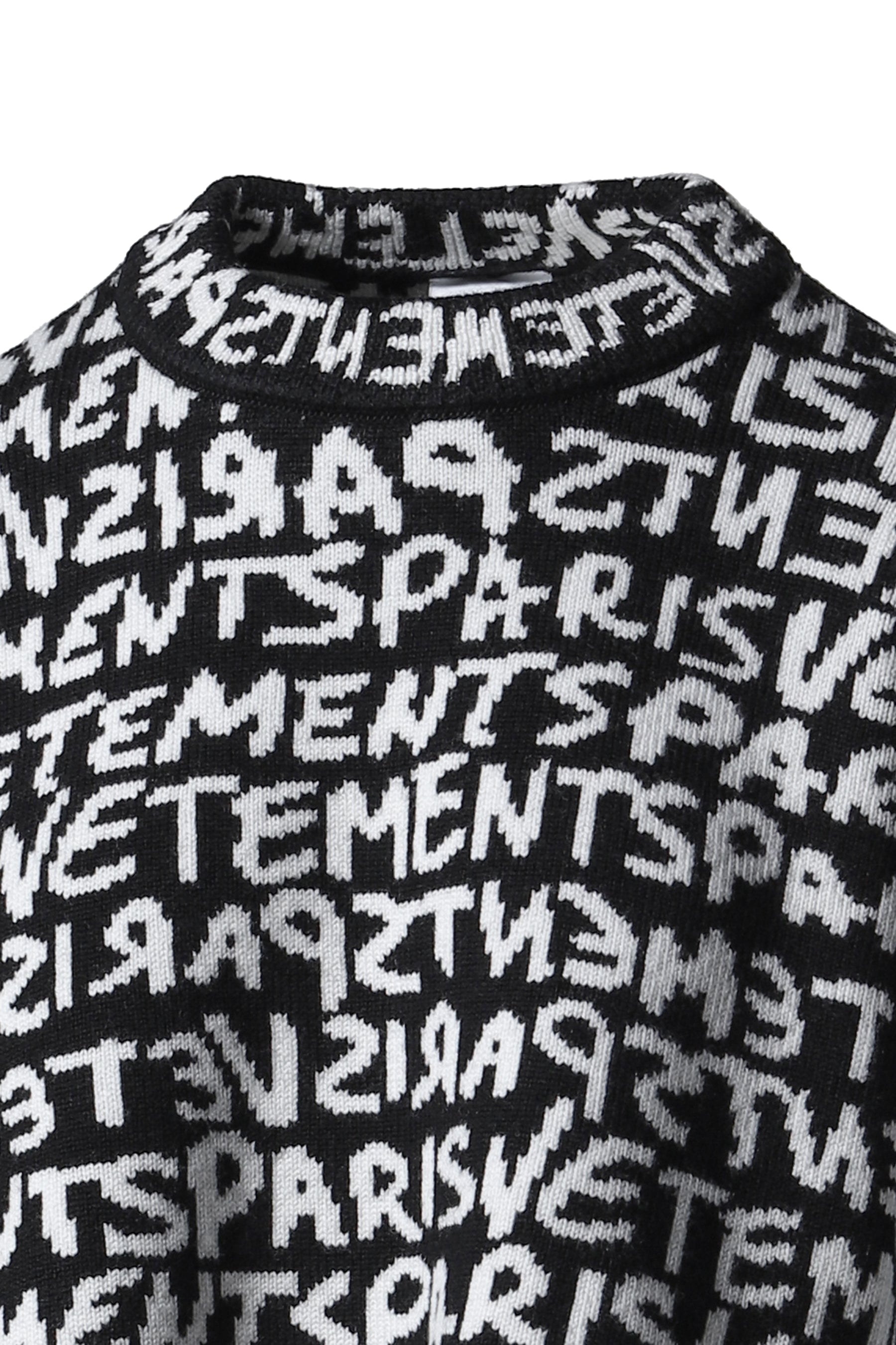 VETEMENTS PARIS MONOGRAM CROPPED SWEATER / BLACK/WHITE