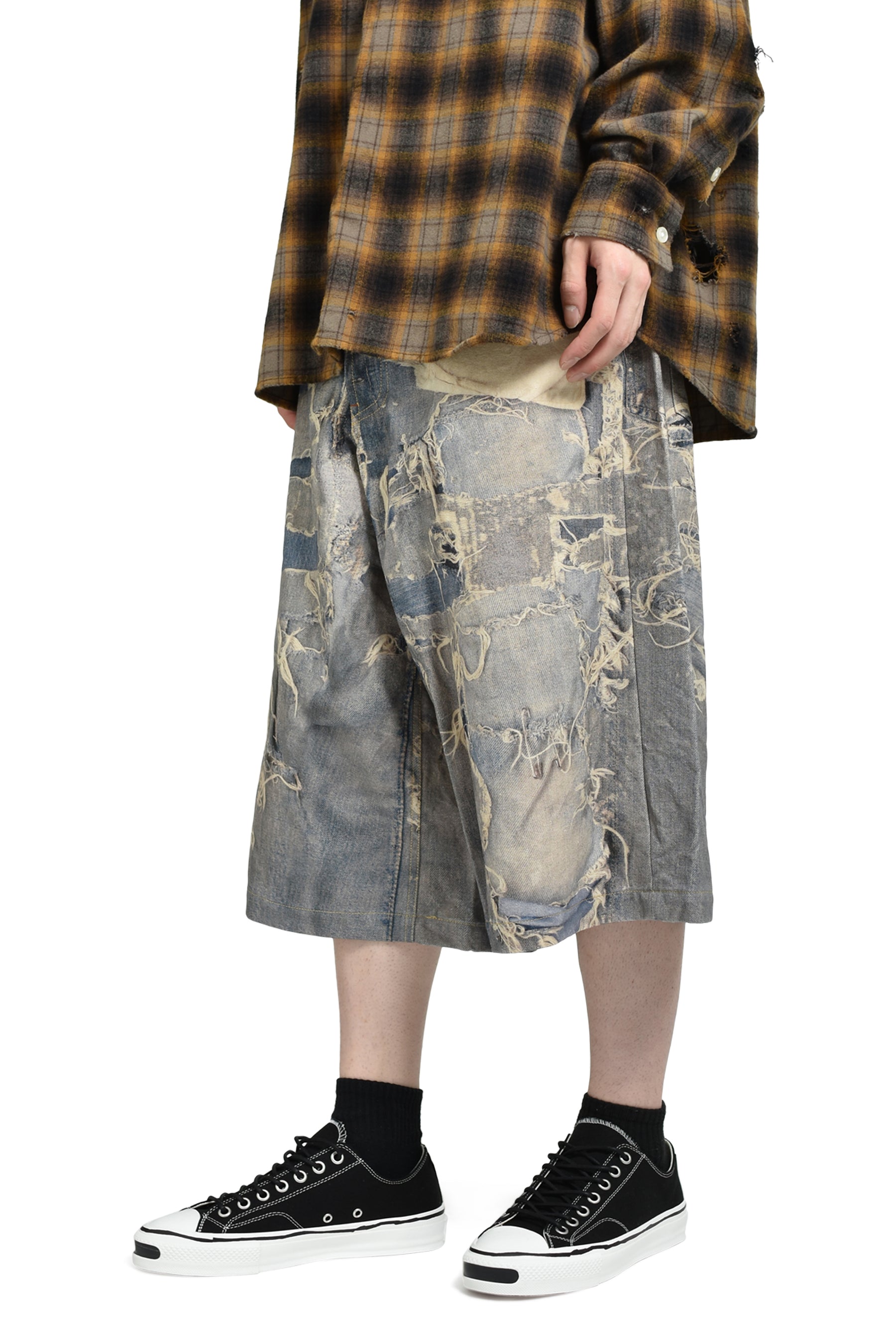 TROMPE-L'OEIL PRINT BERMUDA SHORTS / IND