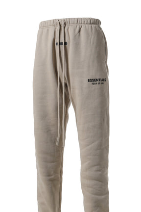 FLEECE ESSENTIAL SWEATPANT / DESERT SAND