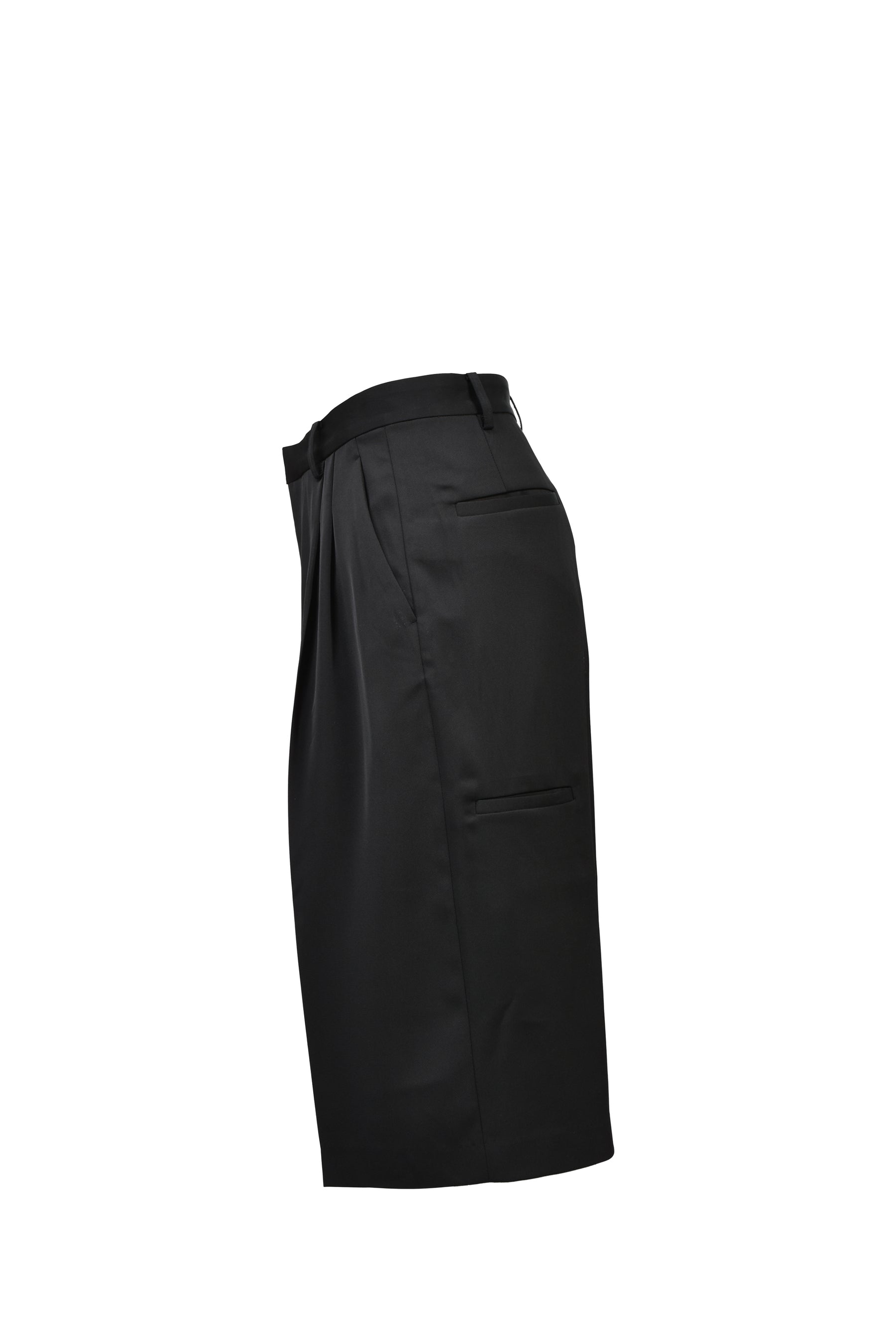 TUCK WIDE SHORTS / BLK