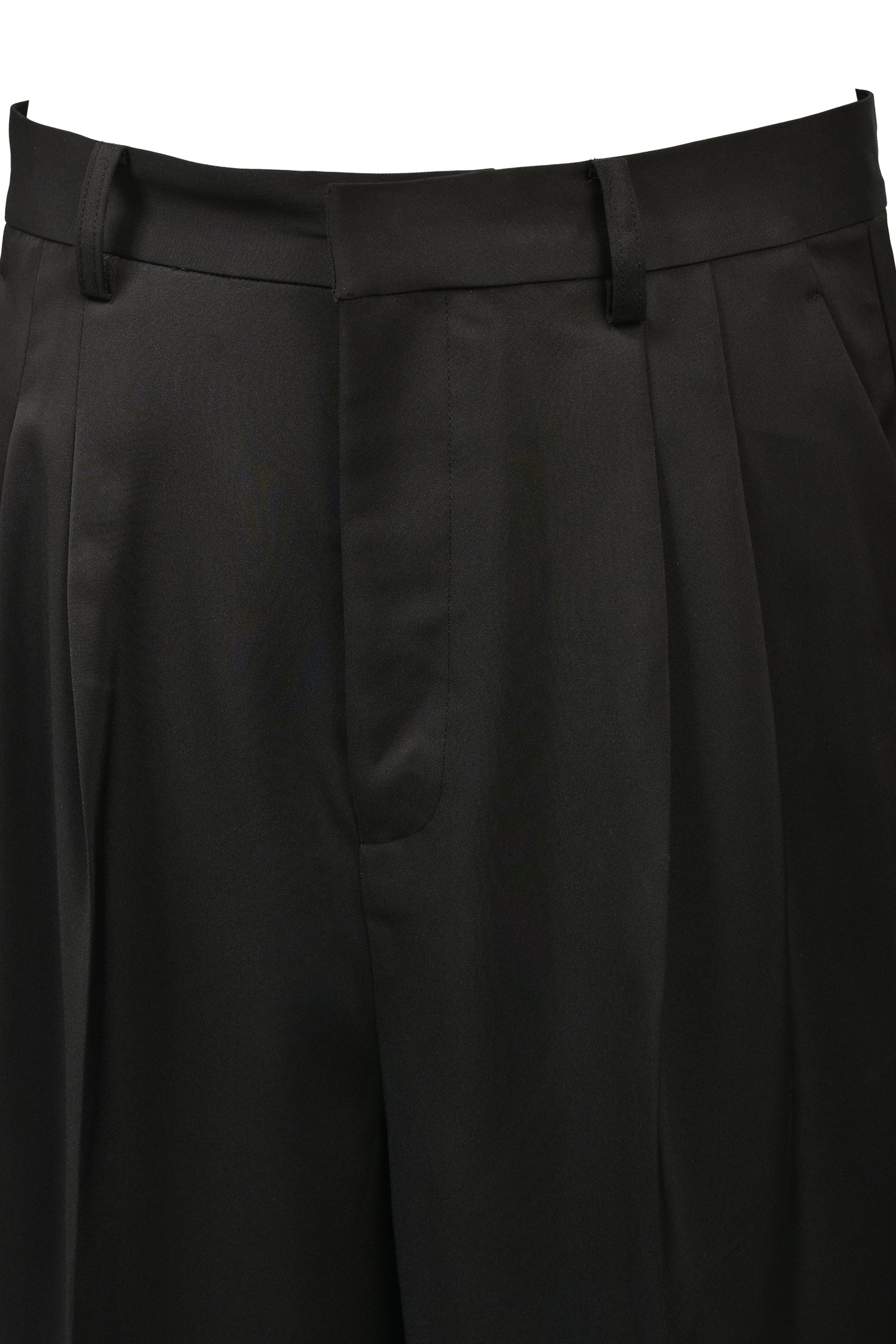 TUCK WIDE SHORTS / BLK