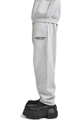 FLEECE ESSENTIAL SWEATPANT / LT. HEATHER GRY