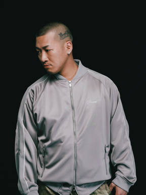 BREATH SCRIPT LOGO LINE TRACK JERSEY / GRY