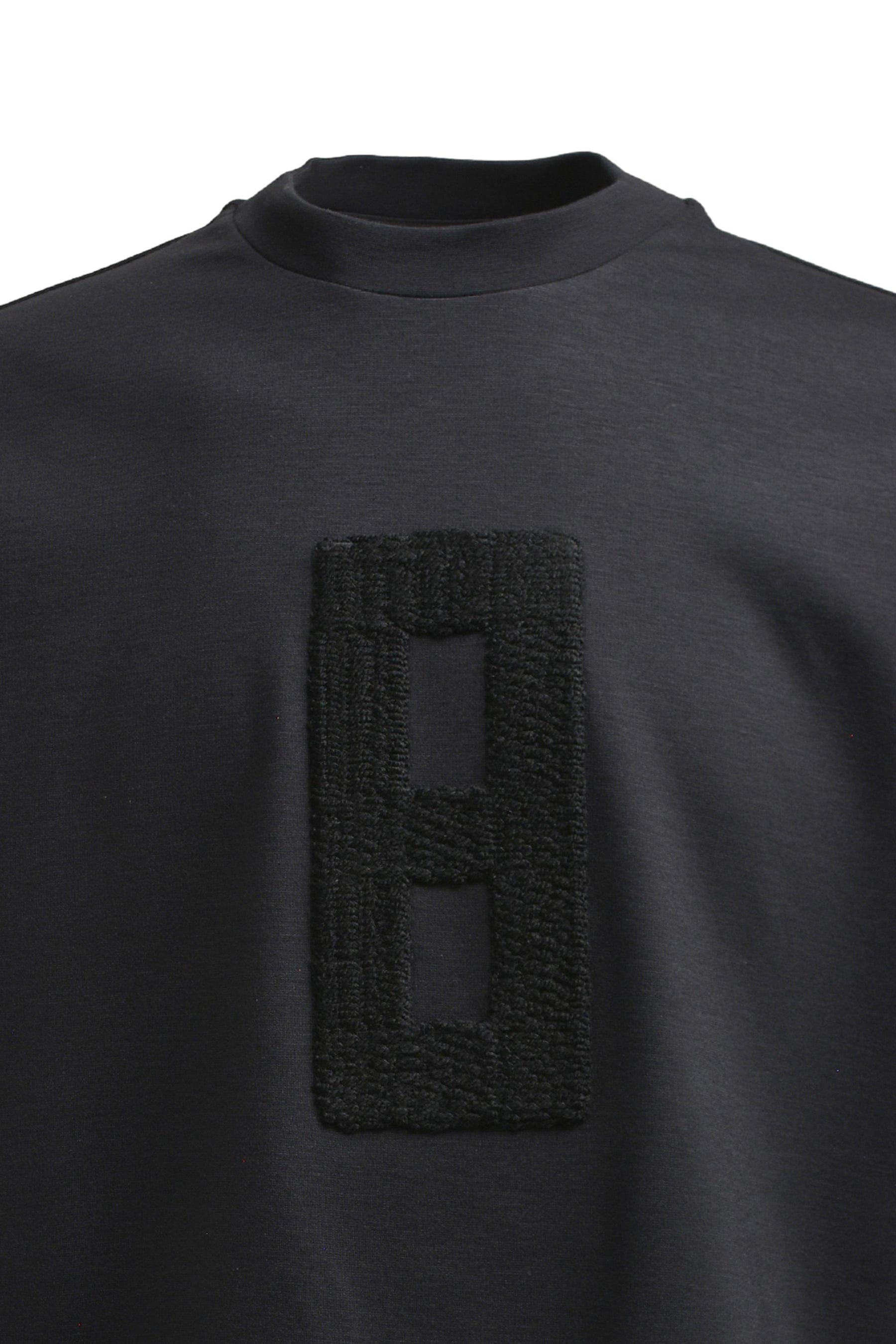 EMBROIDERED 8 MILANO TEE / BLK