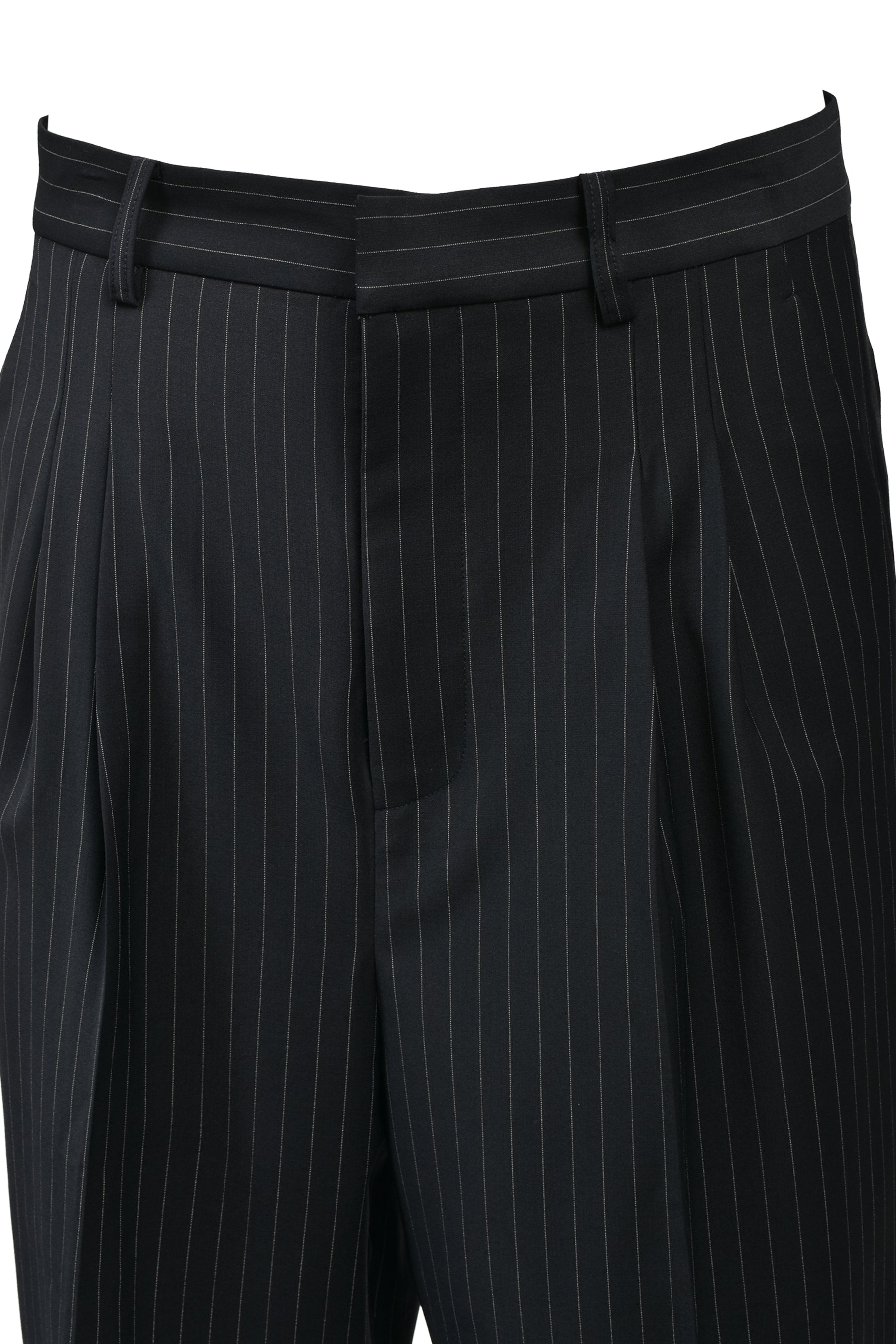 TUCK WIDE SHORTS / NAVY STRIPE
