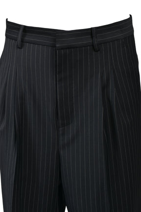 TUCK WIDE SHORTS / NAVY STRIPE