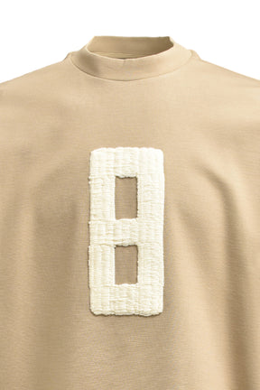 EMBROIDERED 8 MILANO TEE / DUNE