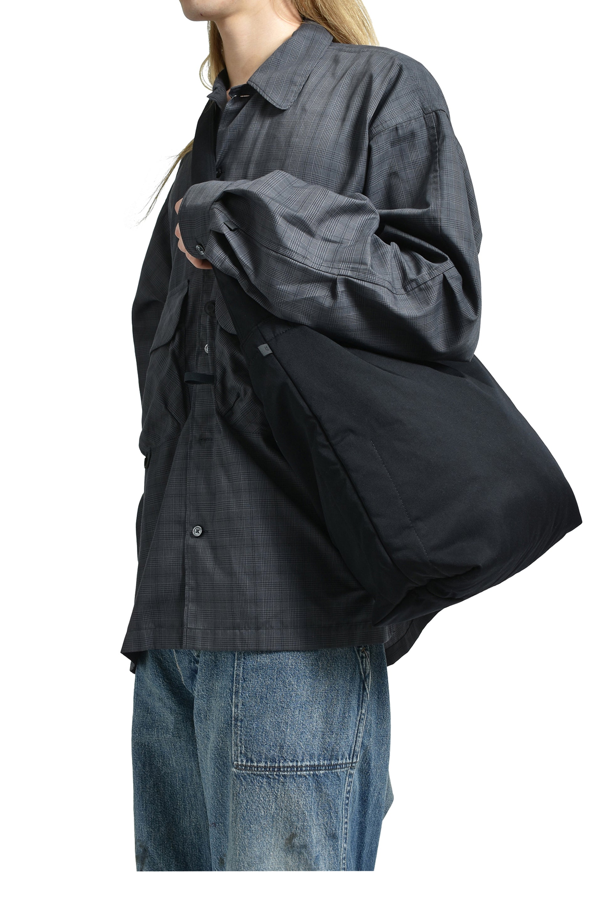 TECH SLING BAG / BLK