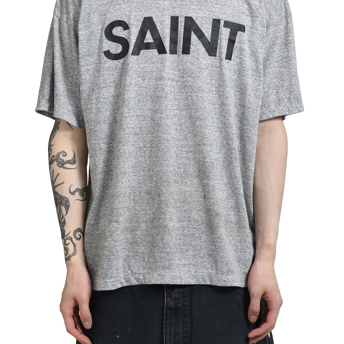 SAINT Mxxxxxx セント マイケル SS25 SS TEE/SAINT / GRY - NUBIAN