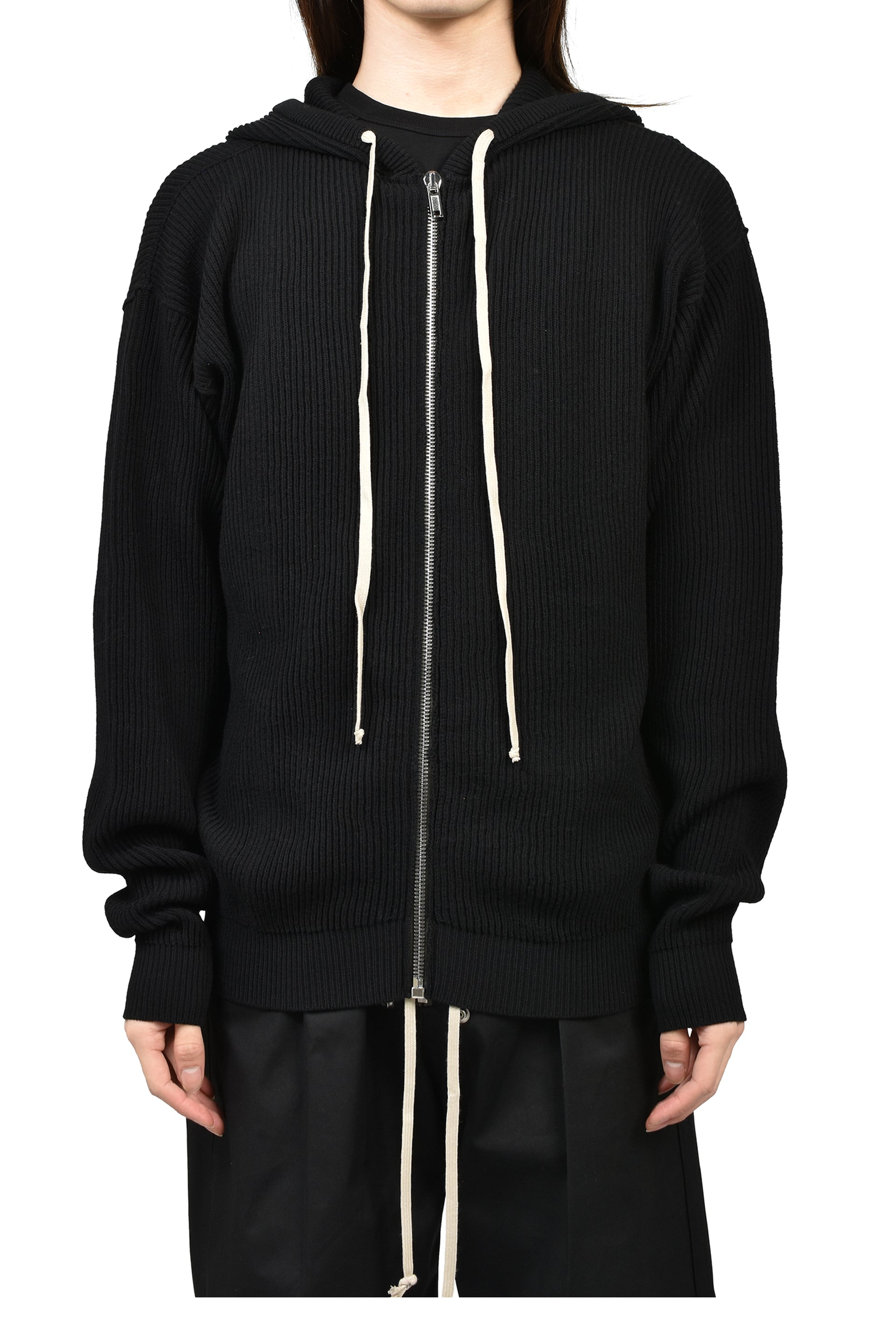 ZIPPED HOODIE / BLK